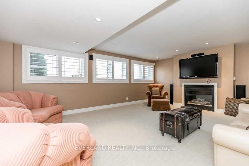 159 ivy jay Crescent #Bsmt