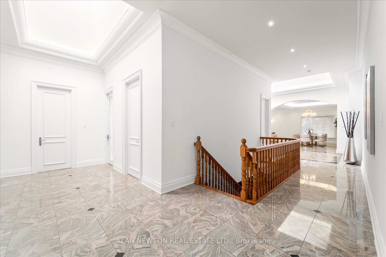 48 Arnold Ave