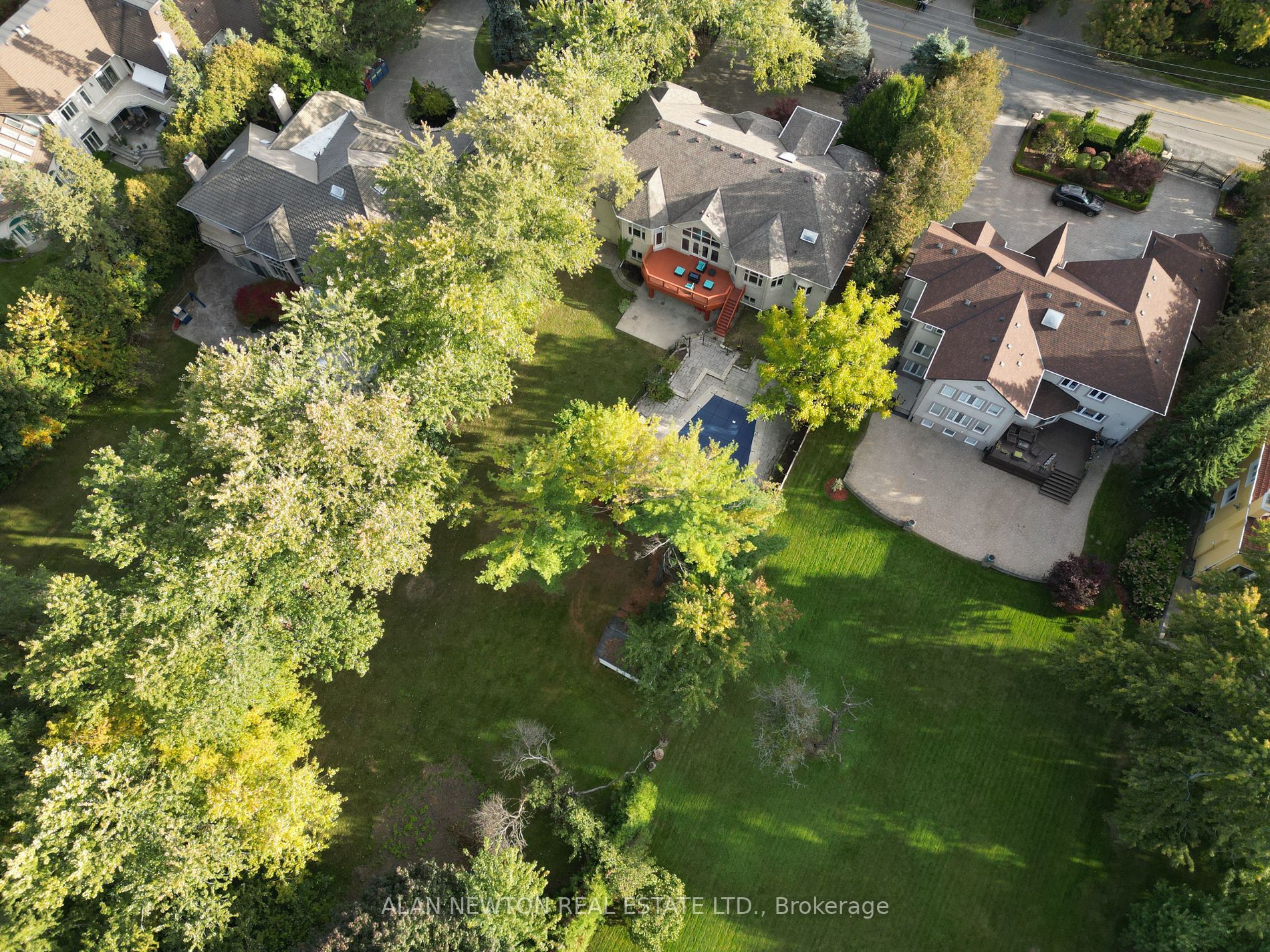 48 Arnold Ave