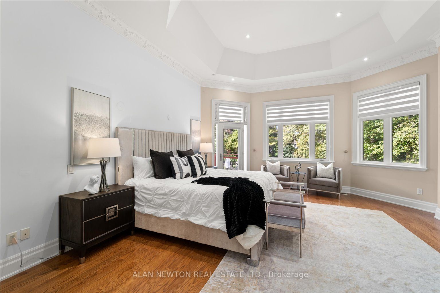 48 Arnold Ave