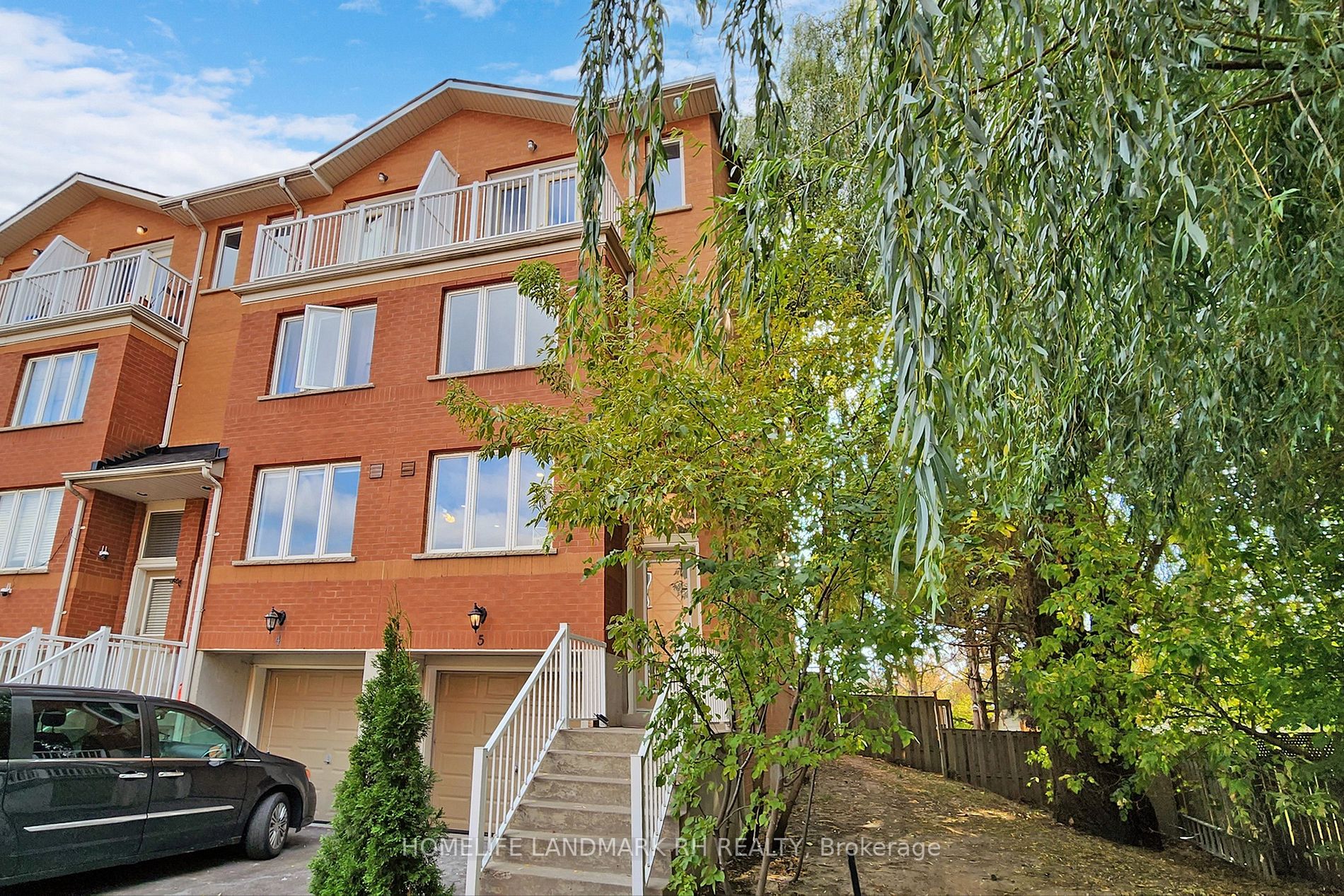 21 Elgin Mills Road W, #5