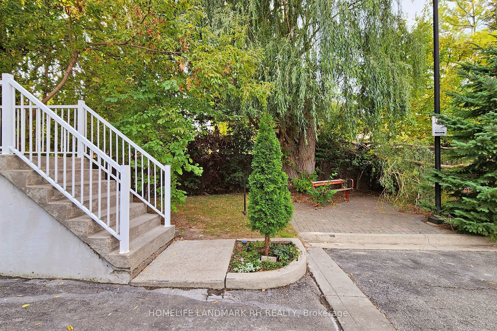 21 Elgin Mills Road W, #5