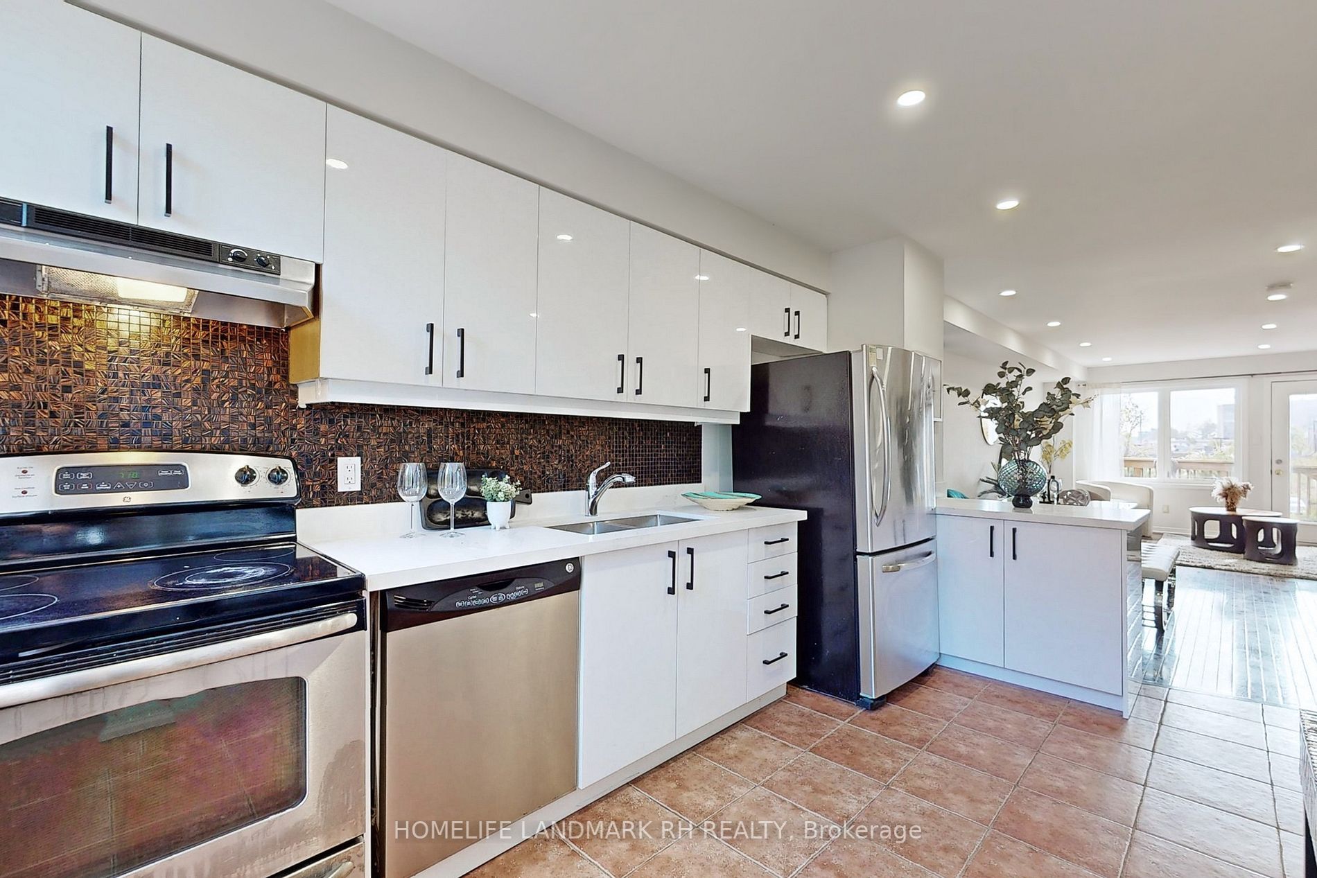 21 Elgin Mills Road W, #5