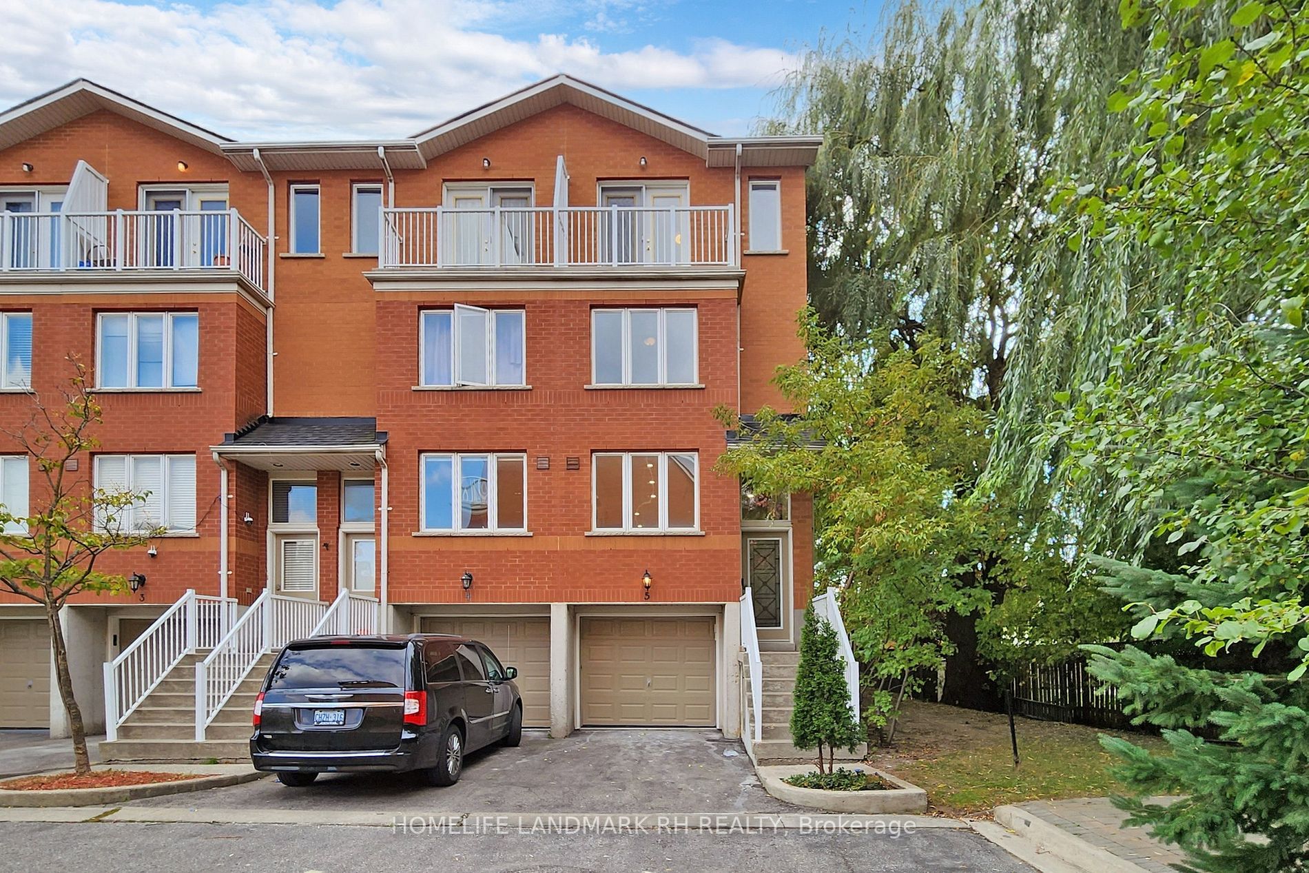21 Elgin Mills Road W, #5