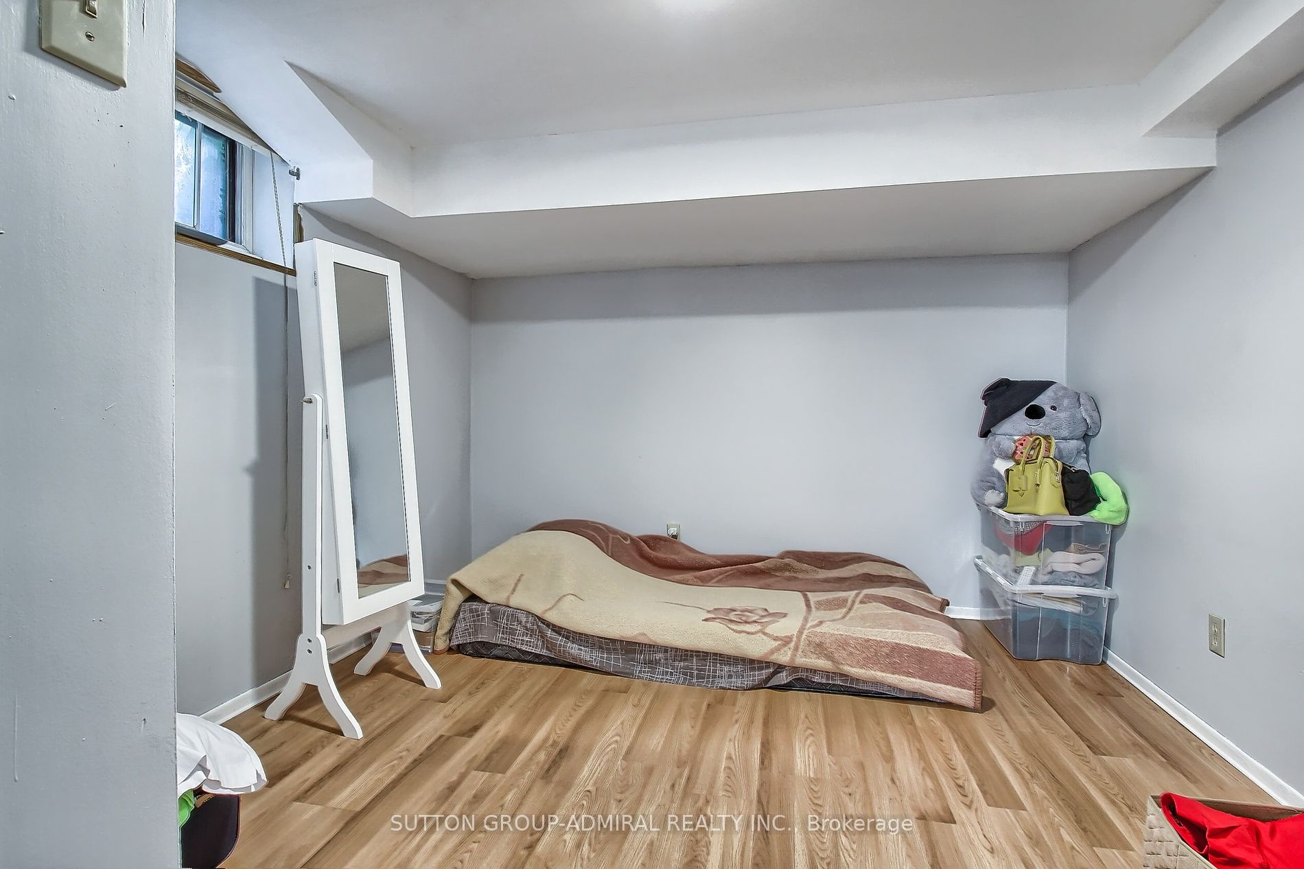 211 Axminster Dr