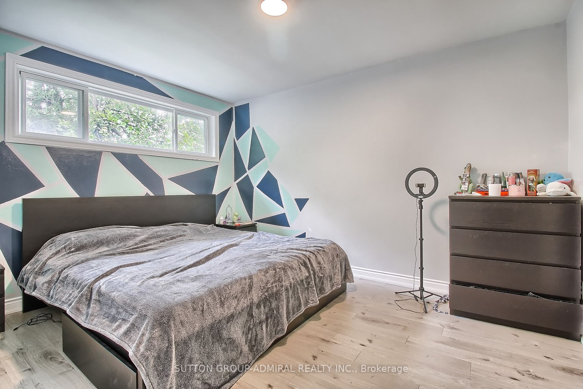 211 Axminster Dr