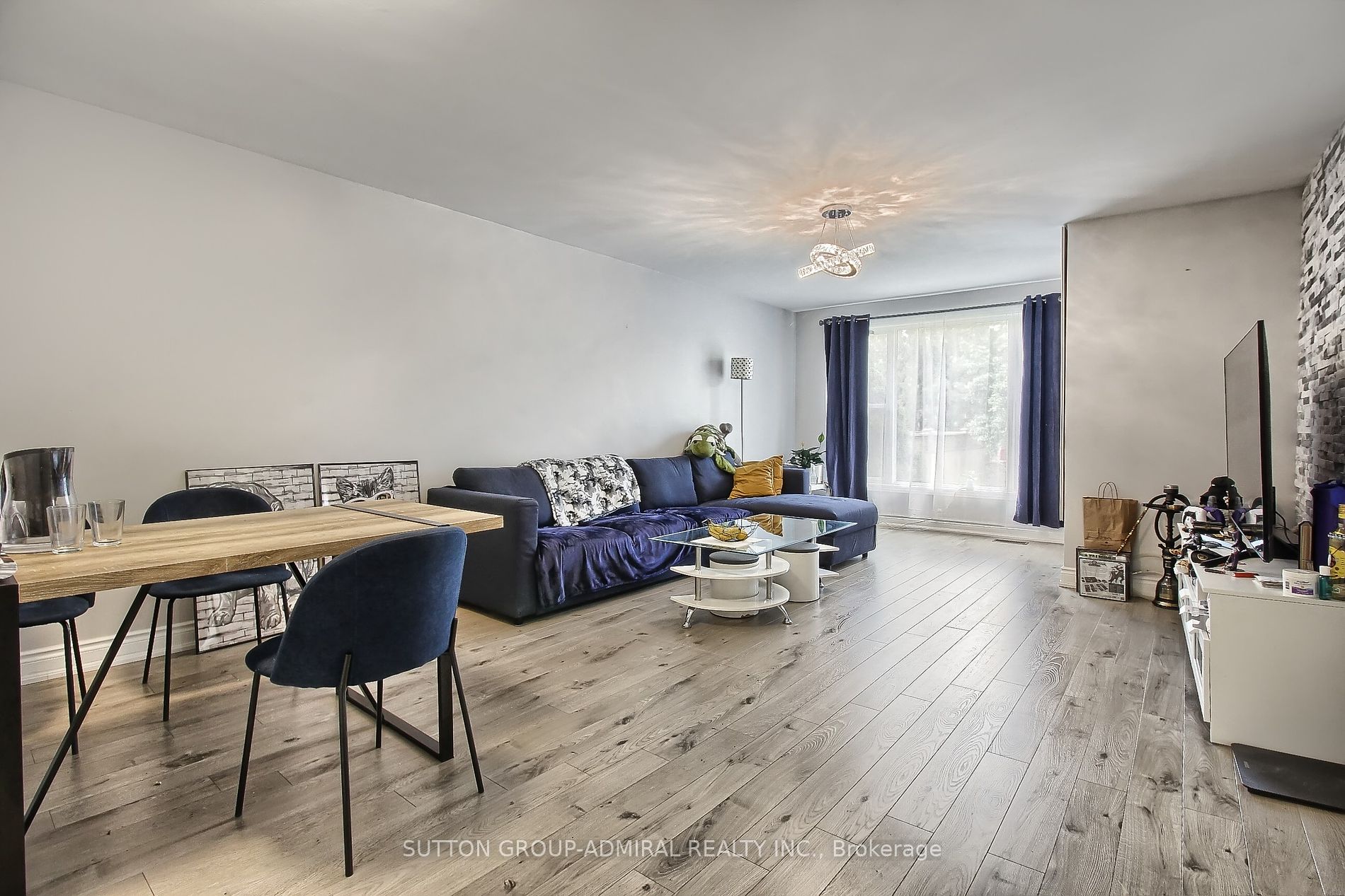 211 Axminster Dr