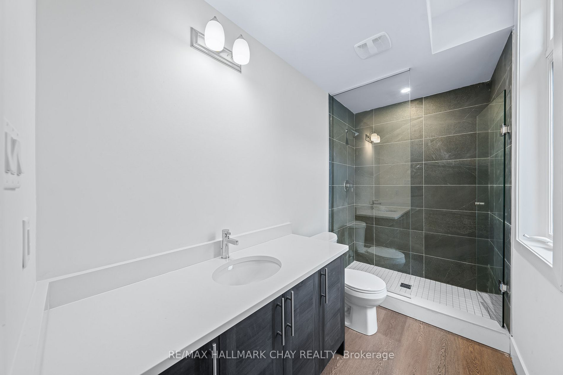 6 Sayers Lane, #16