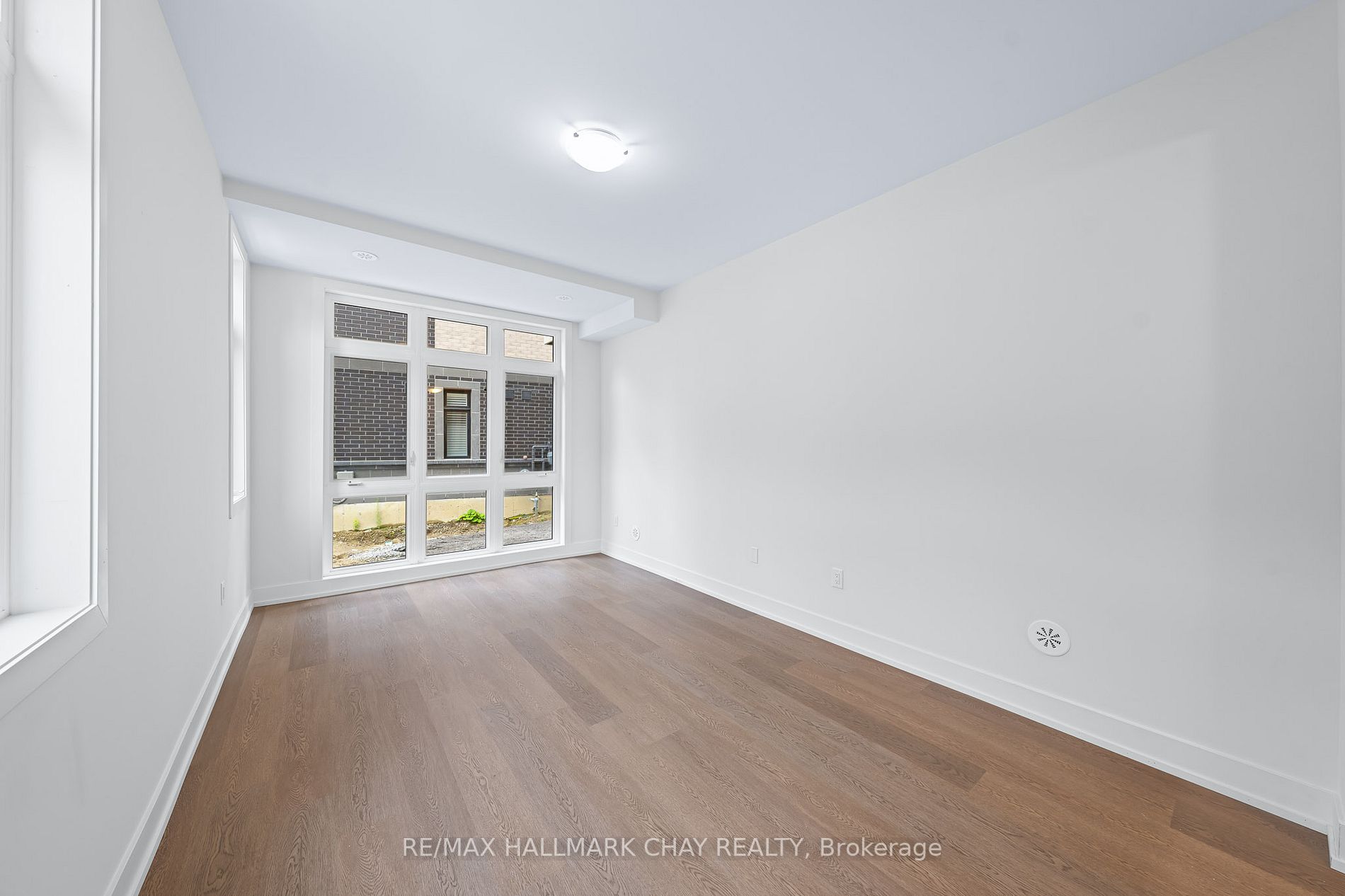 6 Sayers Lane, #16