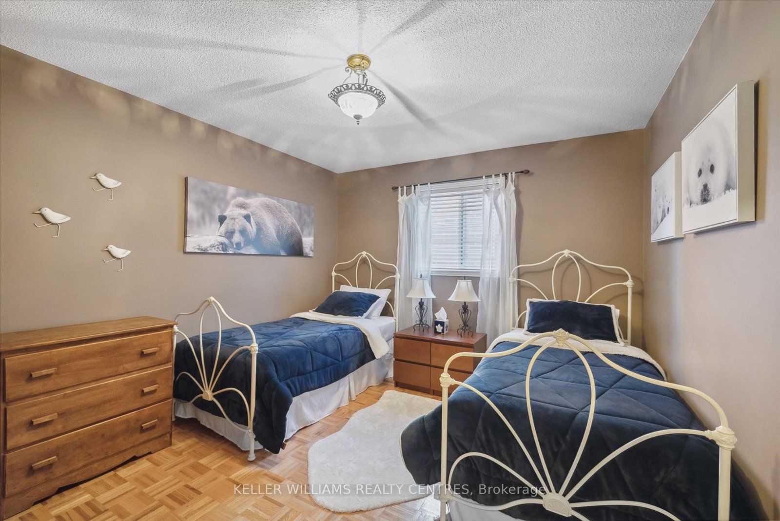 126 Hollybush Dr