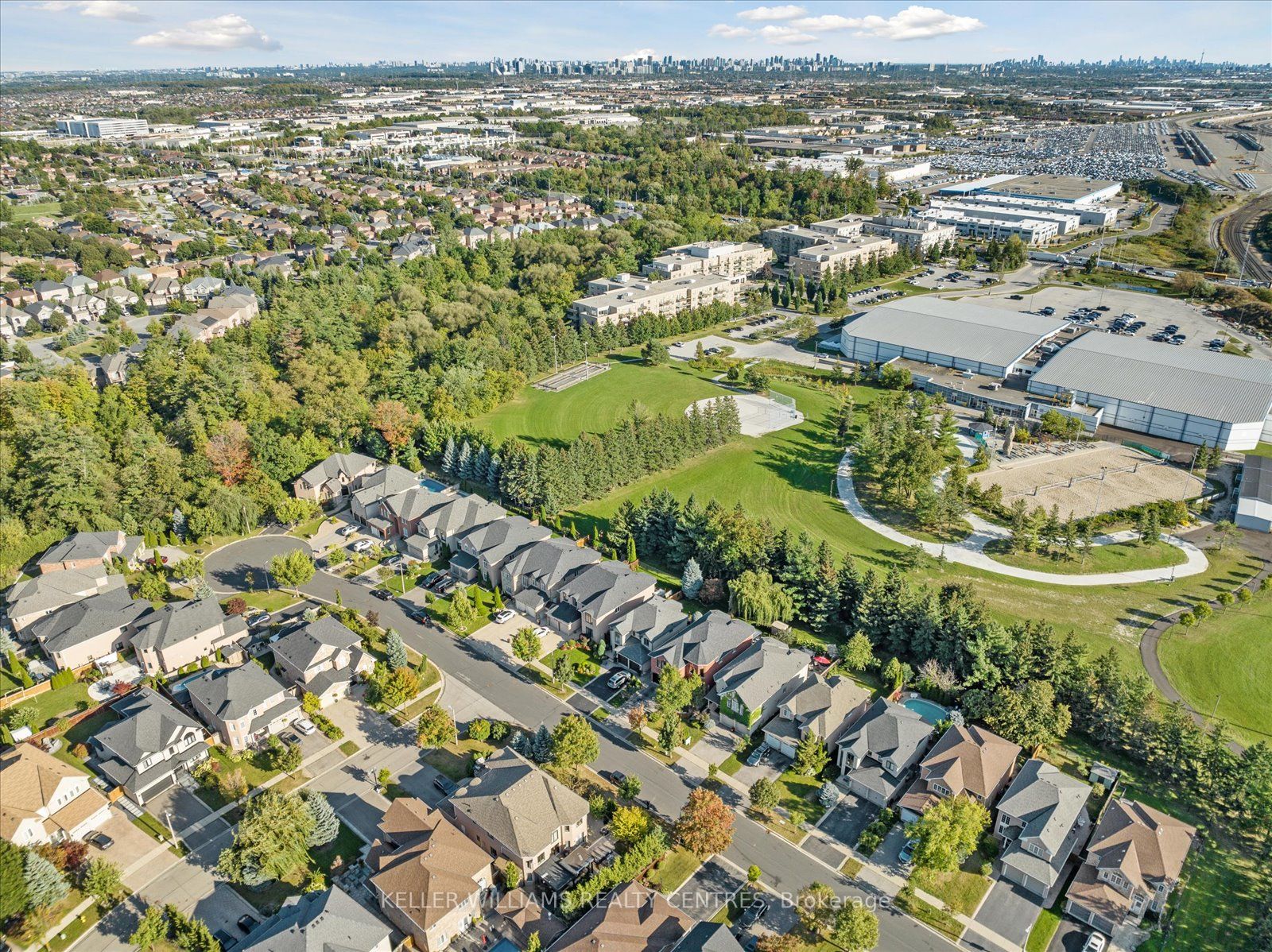 126 Hollybush Dr