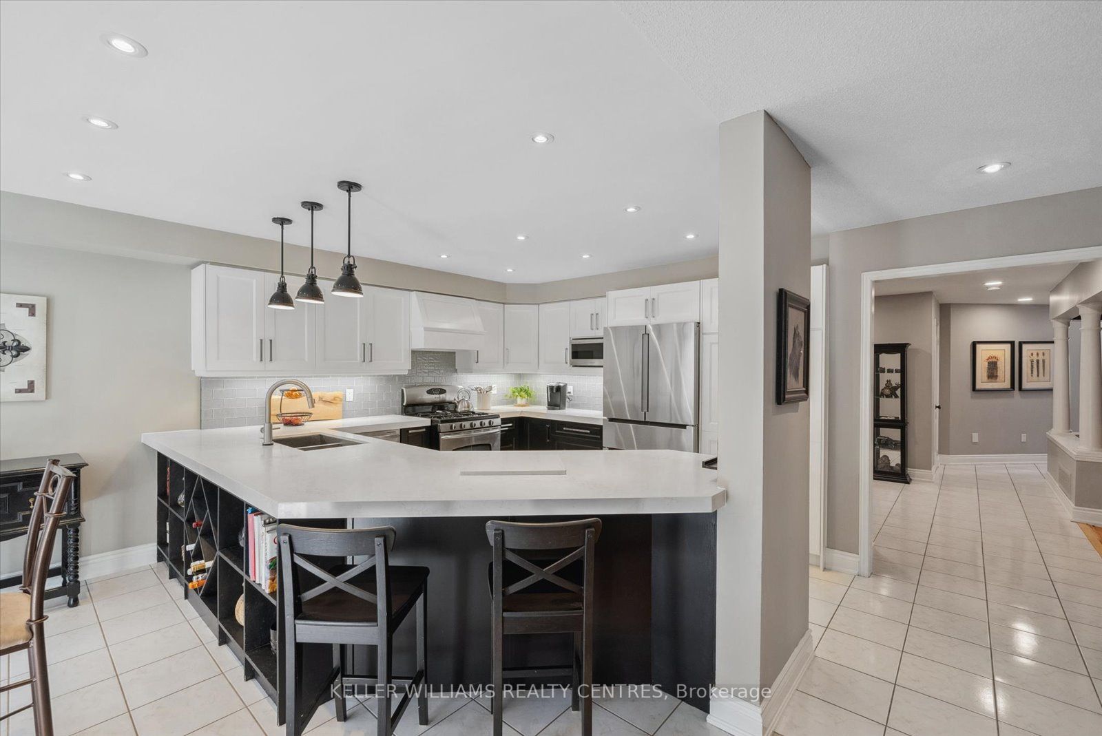 126 Hollybush Dr