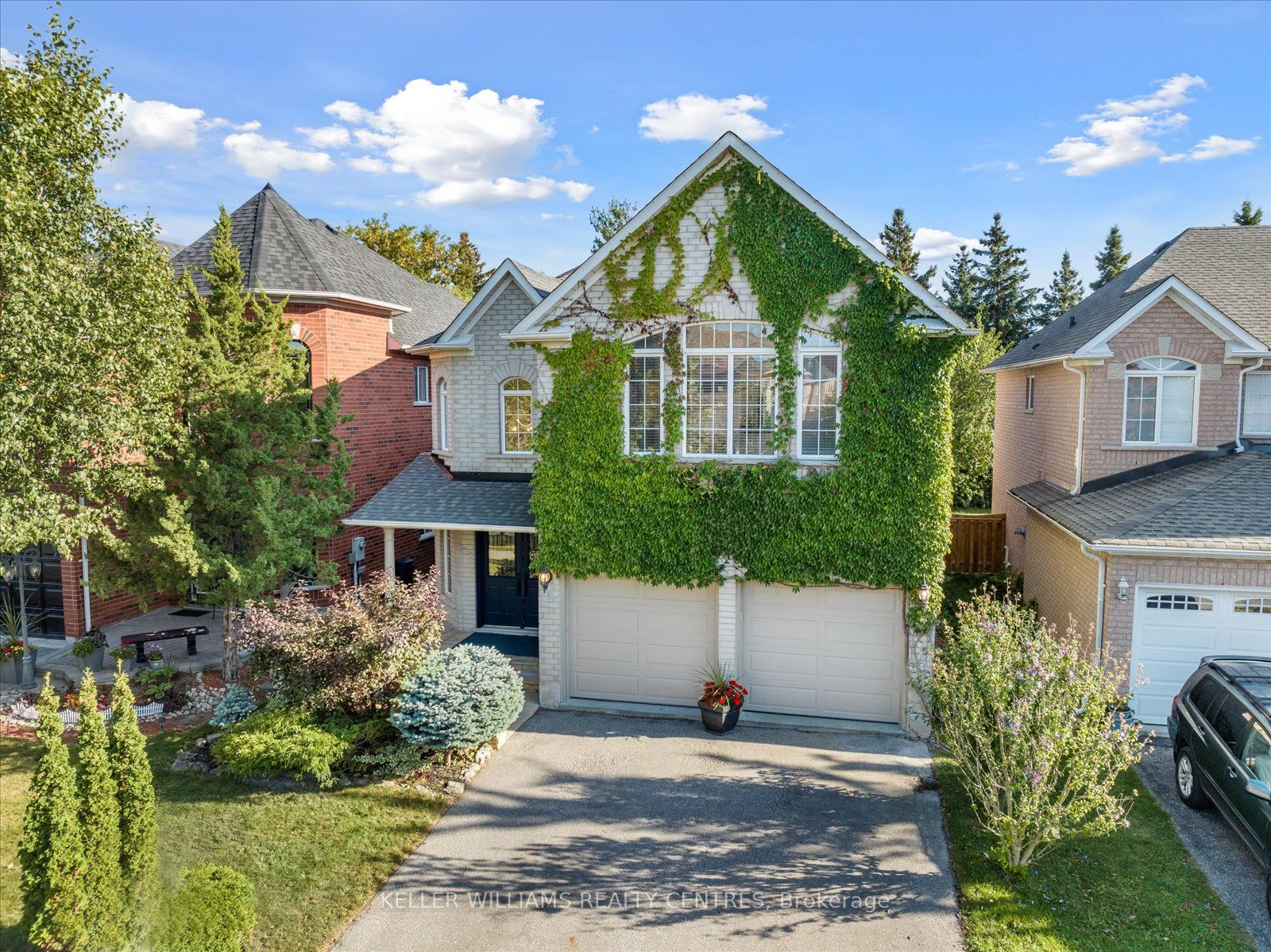 126 Hollybush Dr