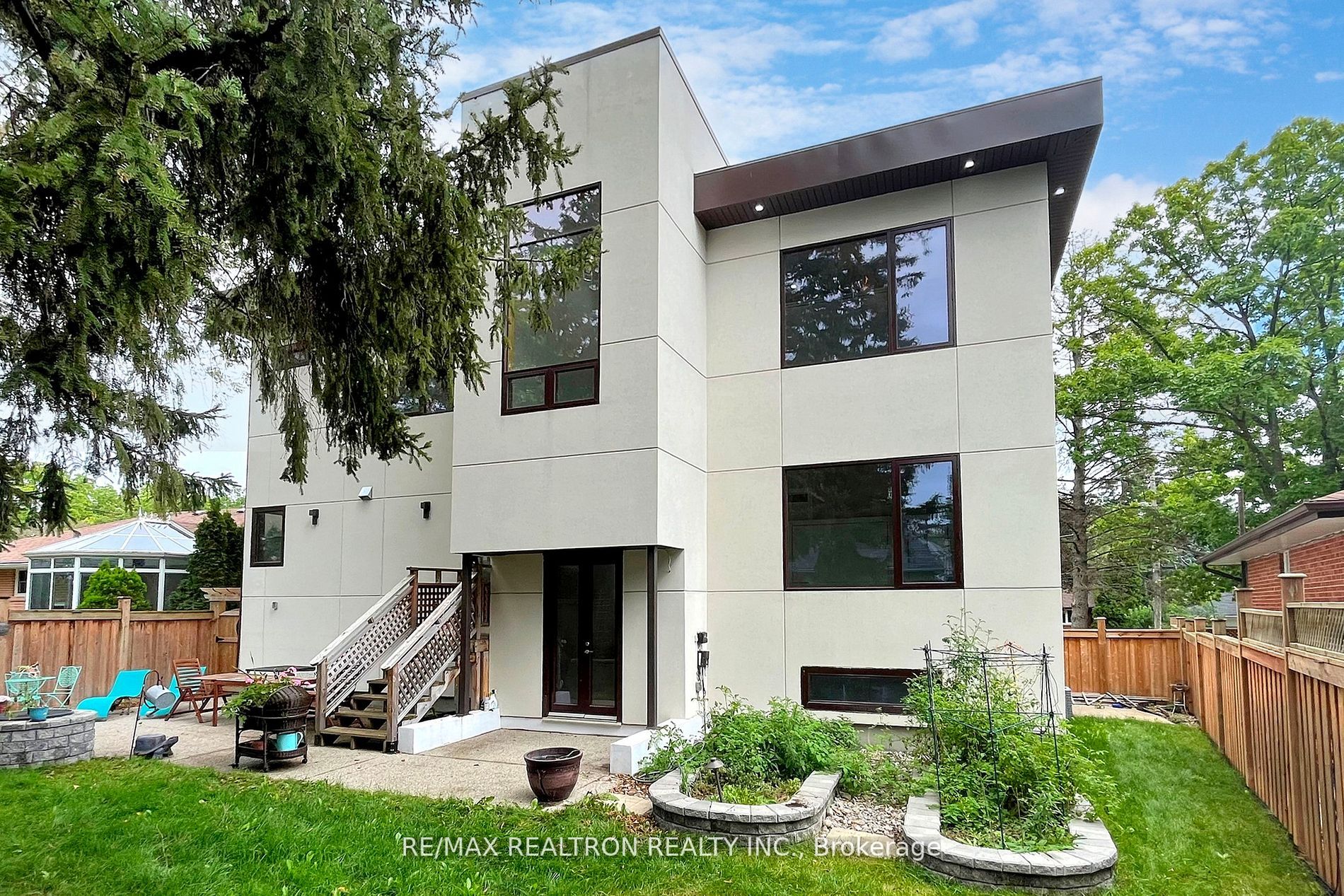 74 Leisure Lane