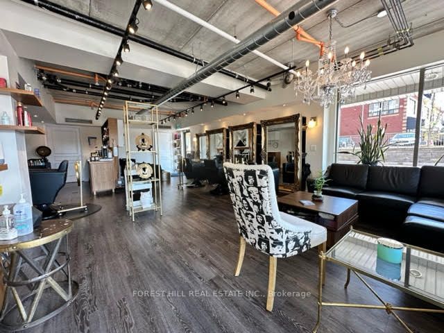 15565 Yonge St, #101