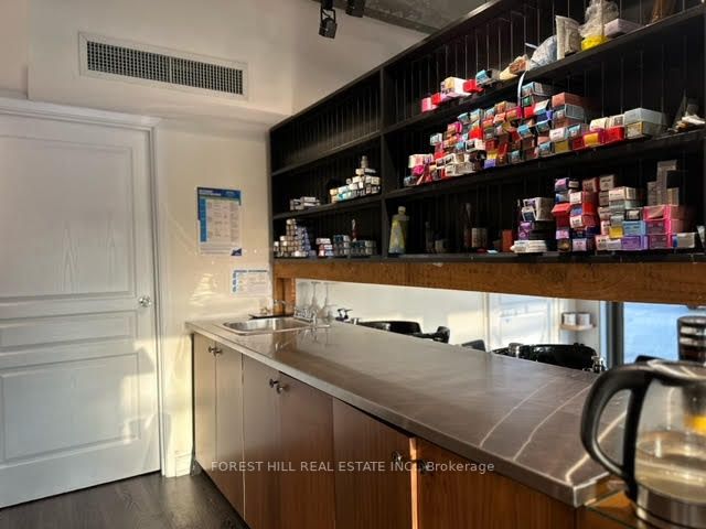 15565 Yonge St, #101