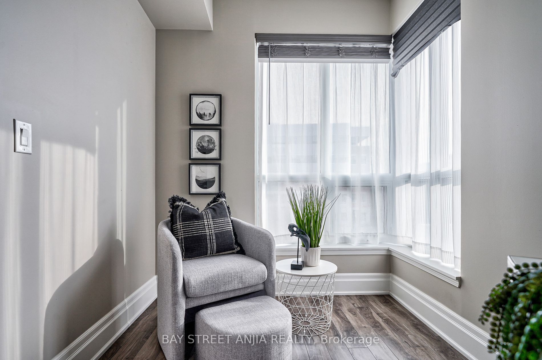 21 Upper Duke Cres, #314B