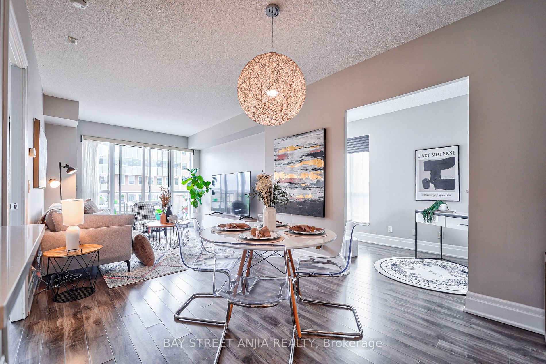 21 Upper Duke Cres, #314B