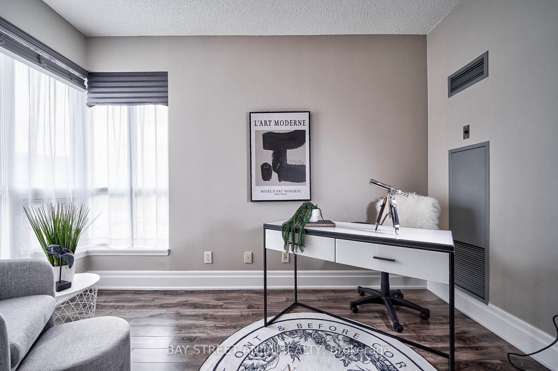 21 Upper Duke Cres, #314B