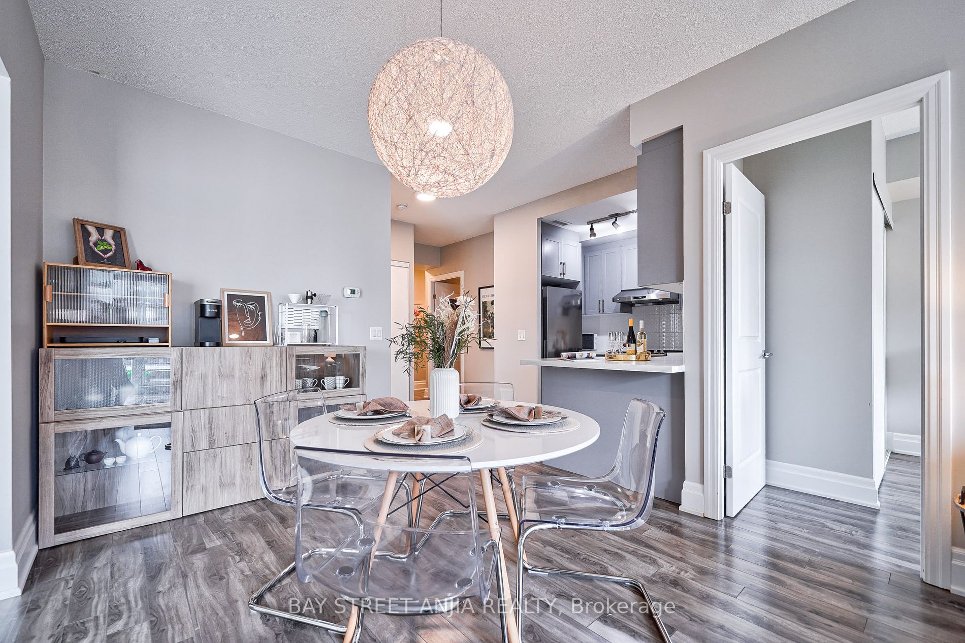 21 Upper Duke Cres, #314B