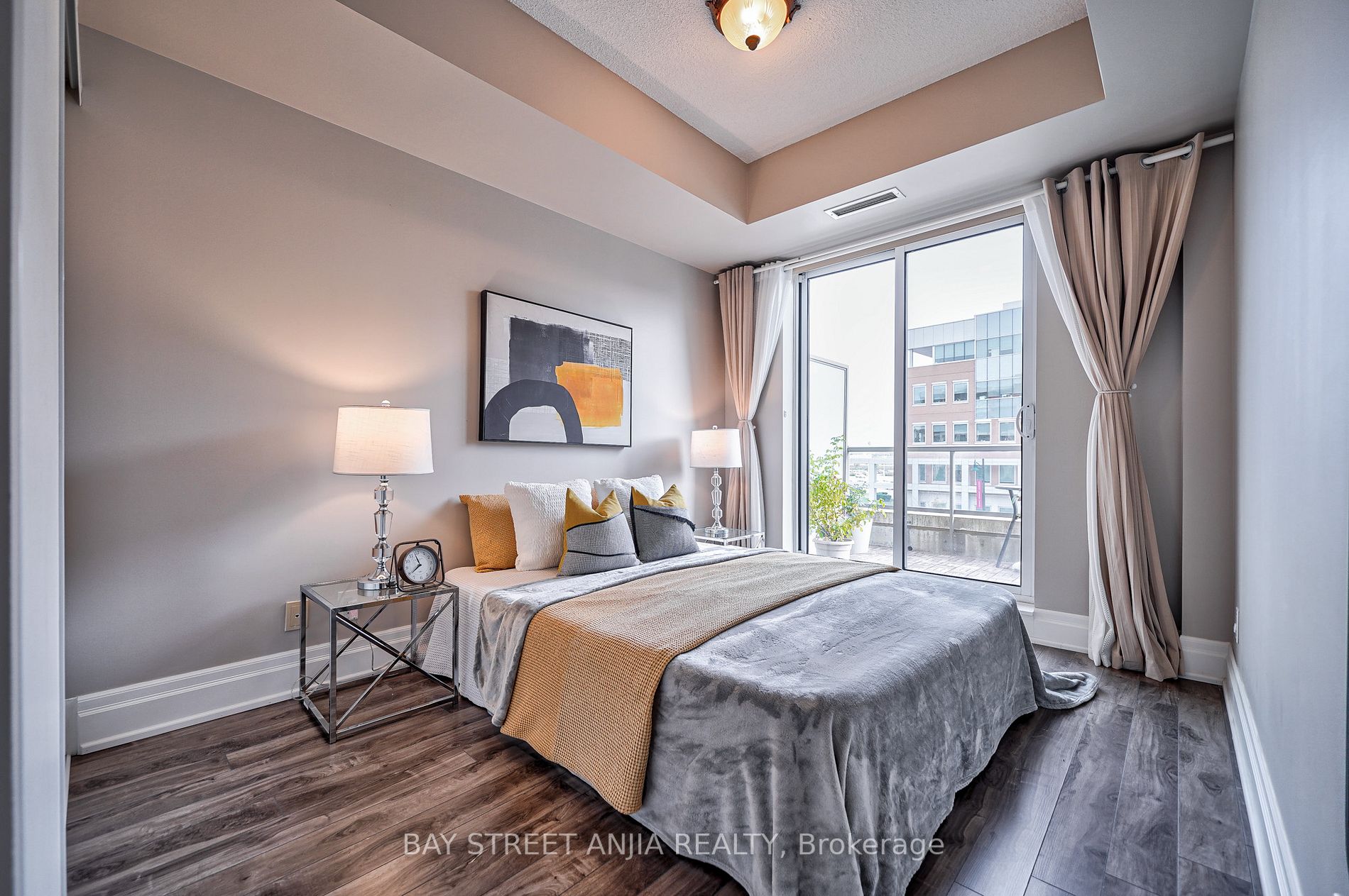 21 Upper Duke Cres, #314B