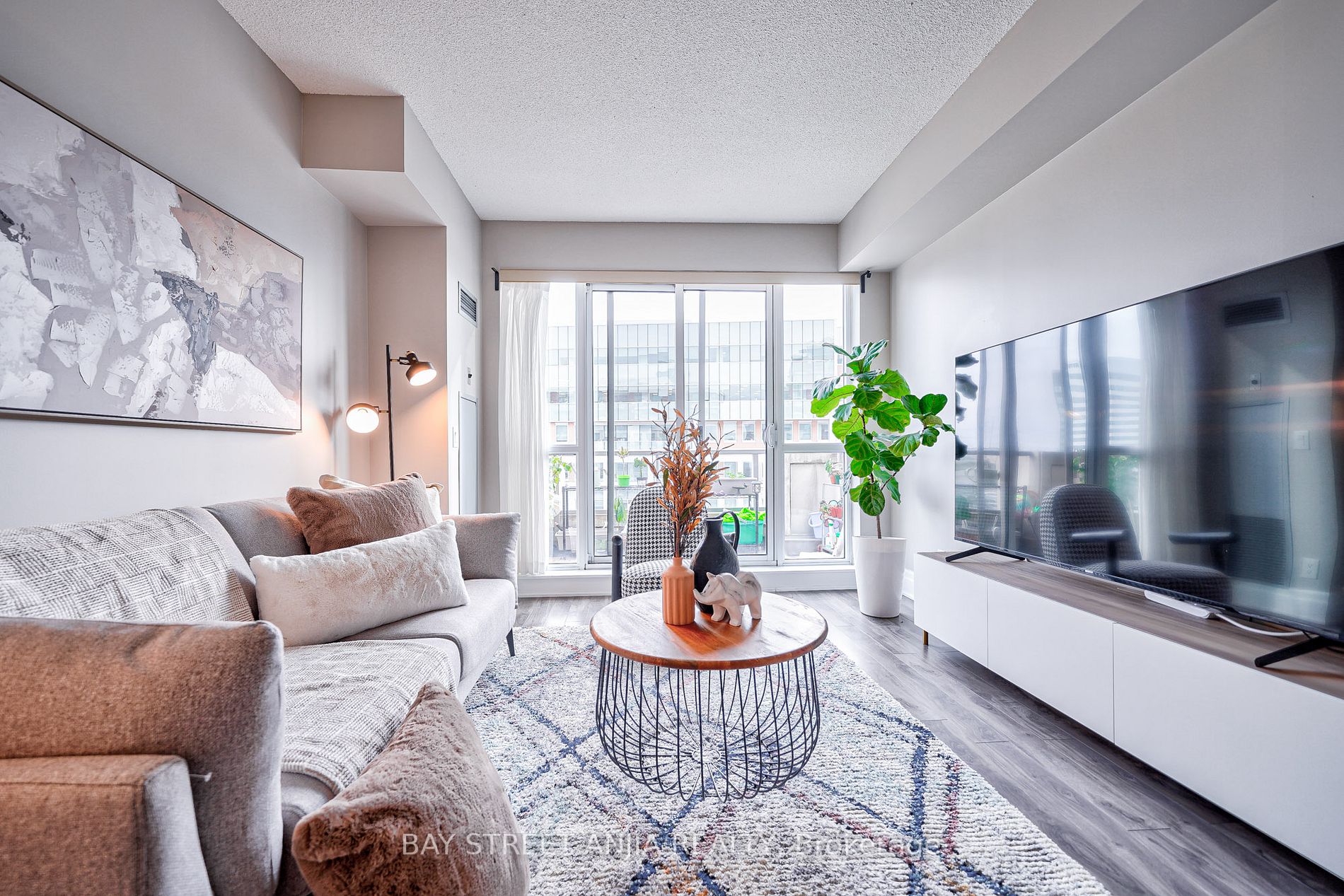 21 Upper Duke Cres, #314B