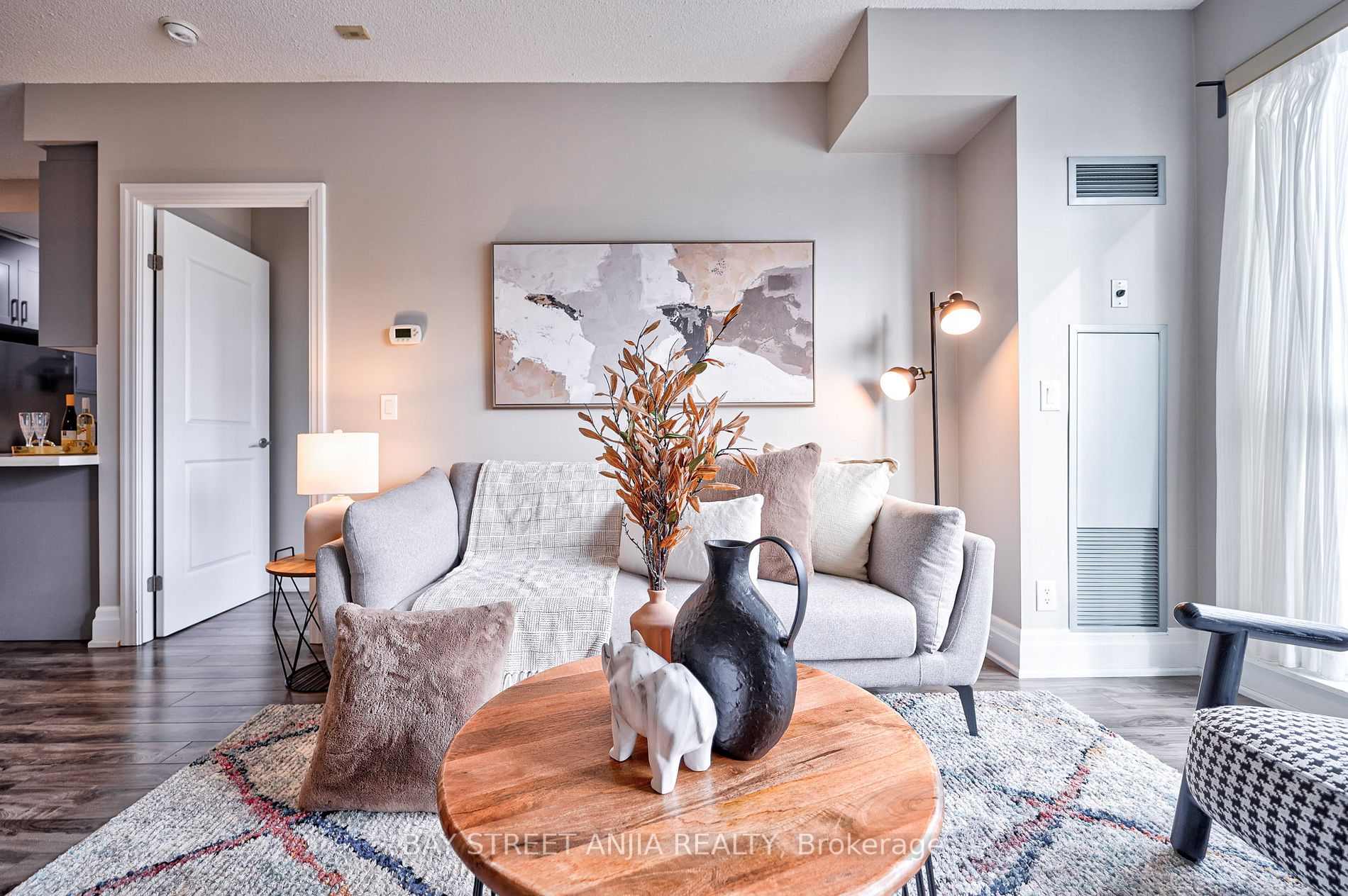 21 Upper Duke Cres, #314B