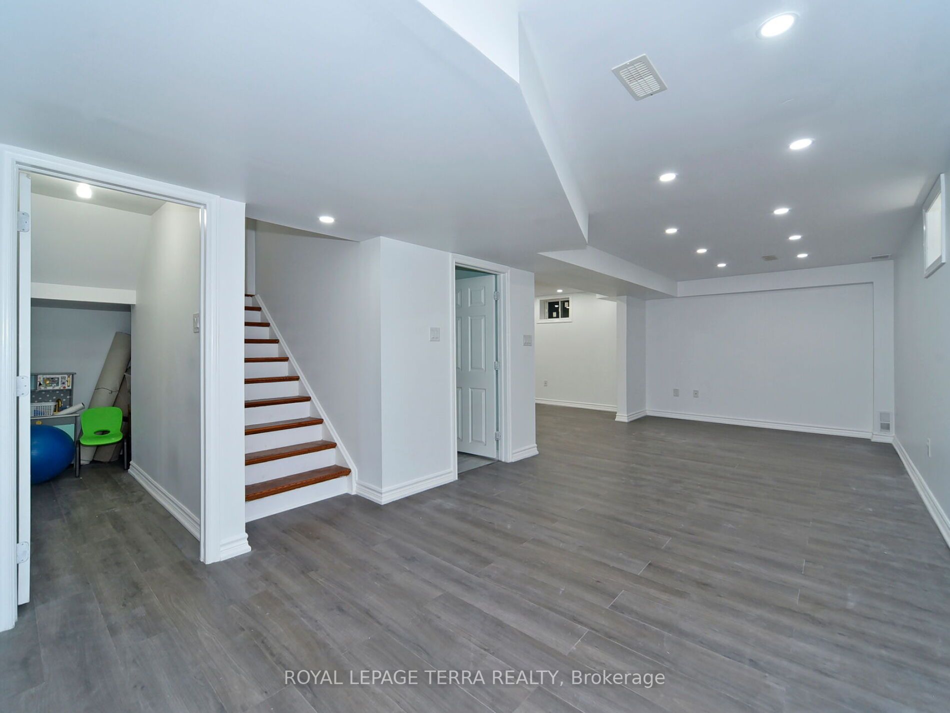 17 Richardson Cres
