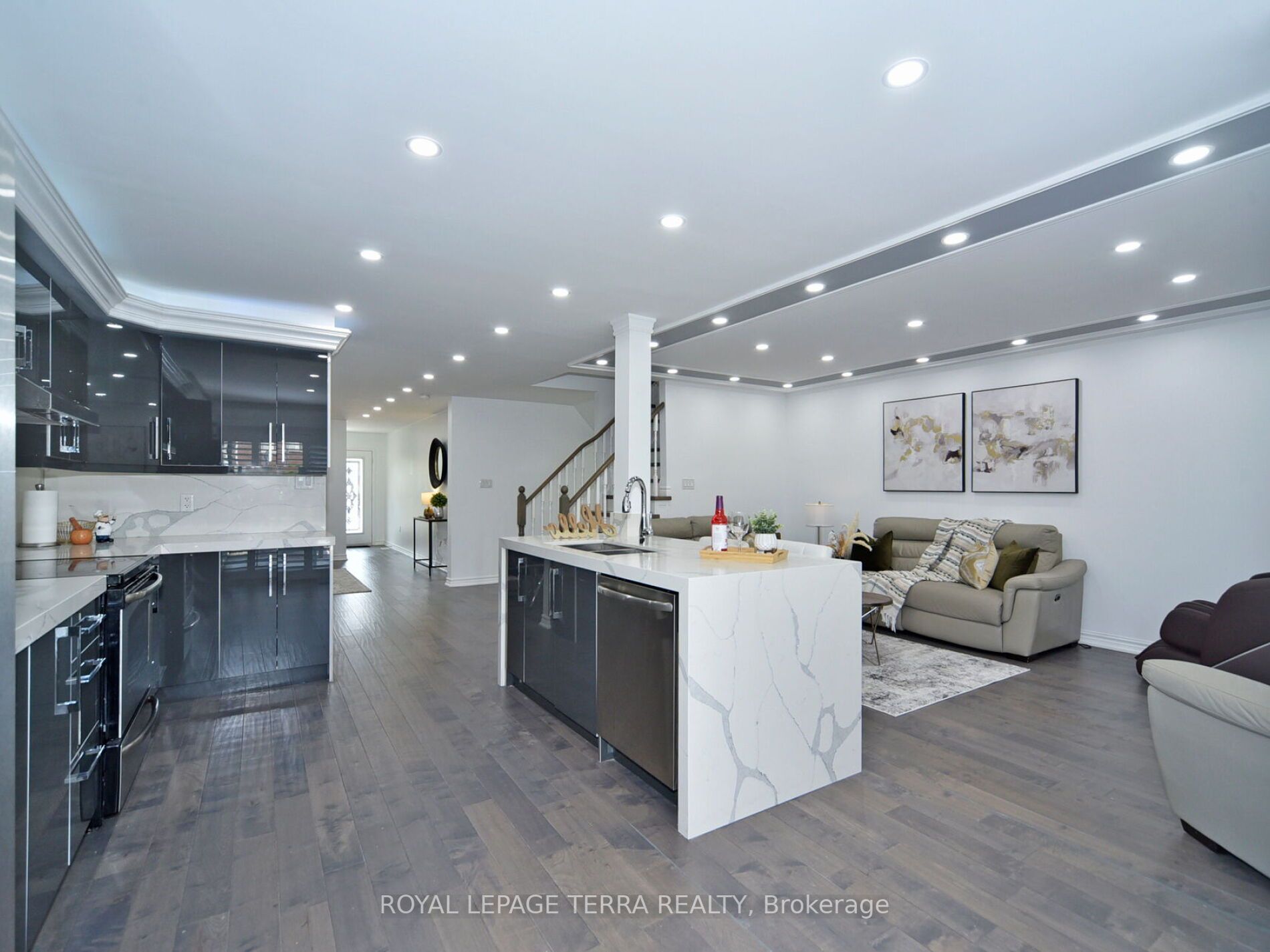 17 Richardson Cres
