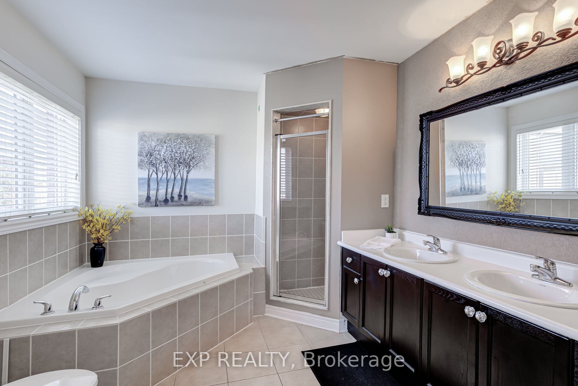 189 Chayna Cres