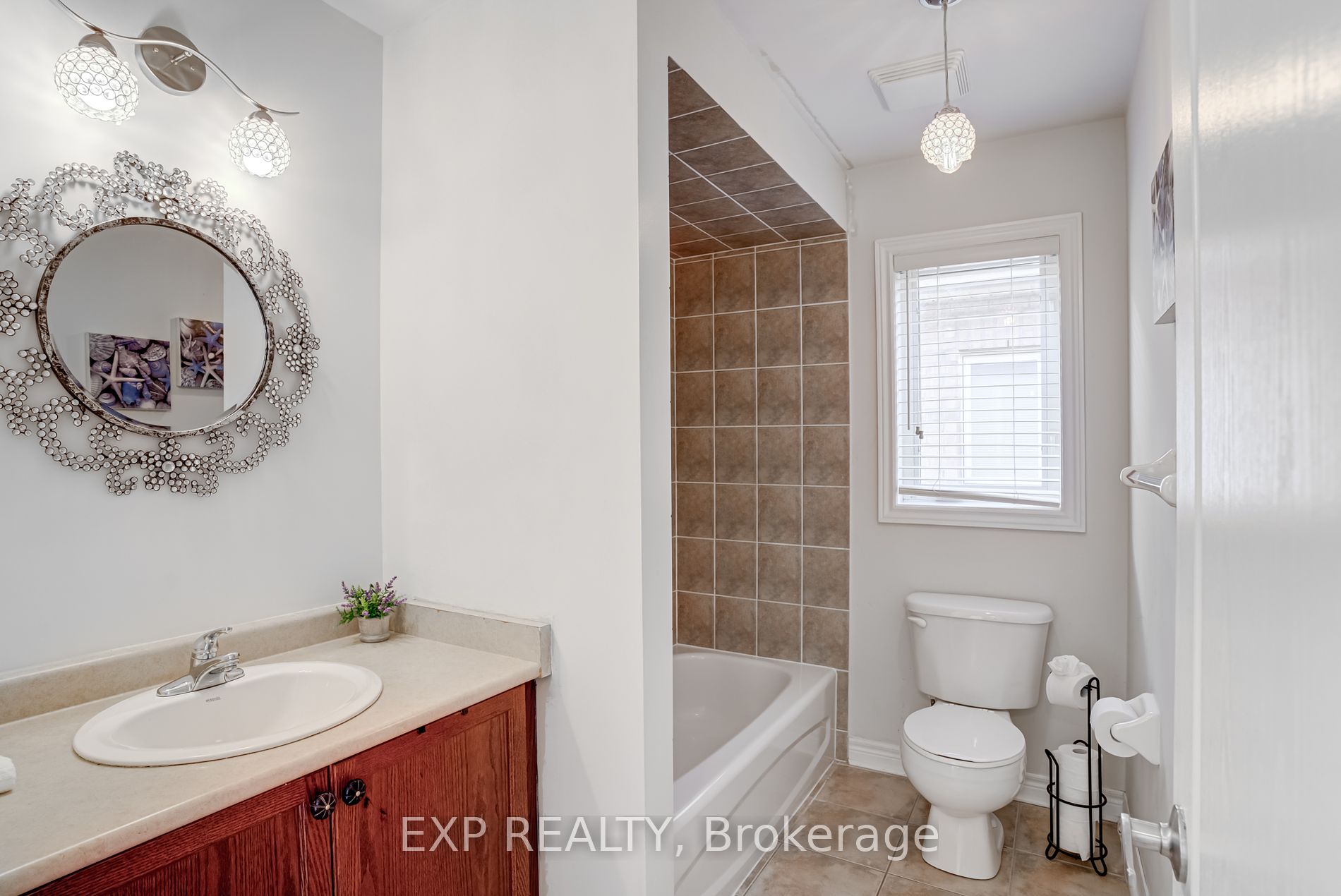 189 Chayna Cres