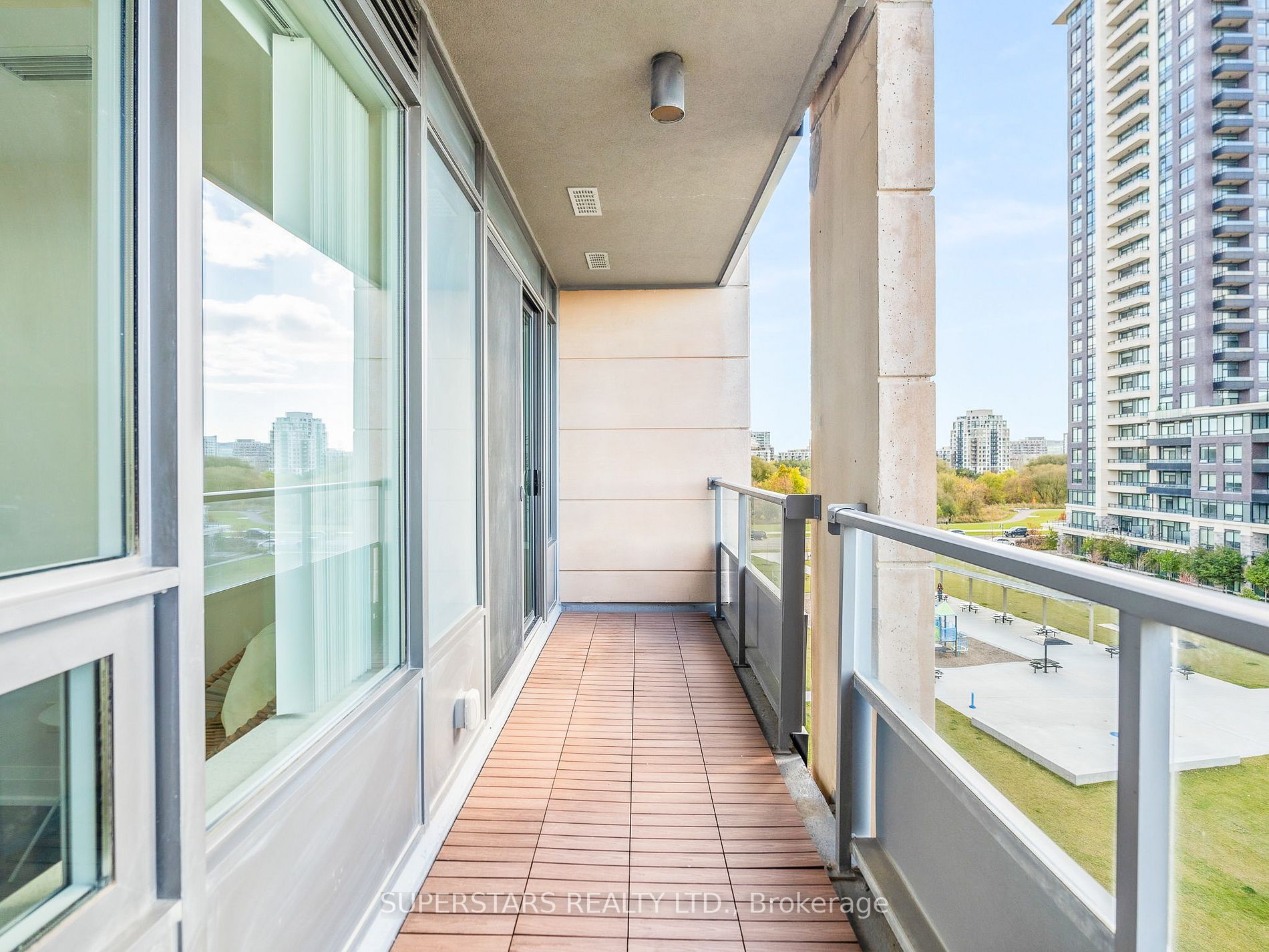 28 Uptown Dr, #609