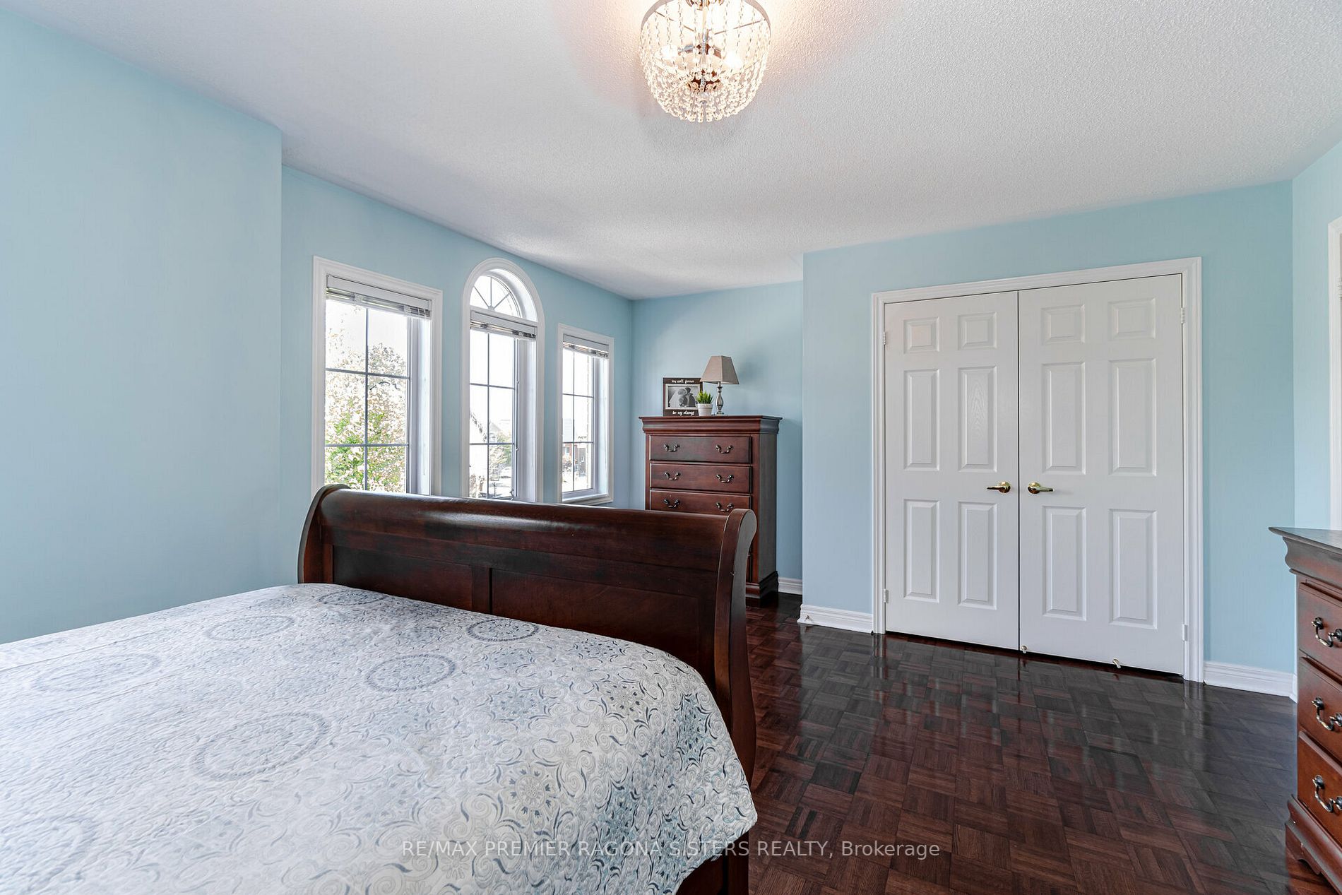 72 Criscione Dr