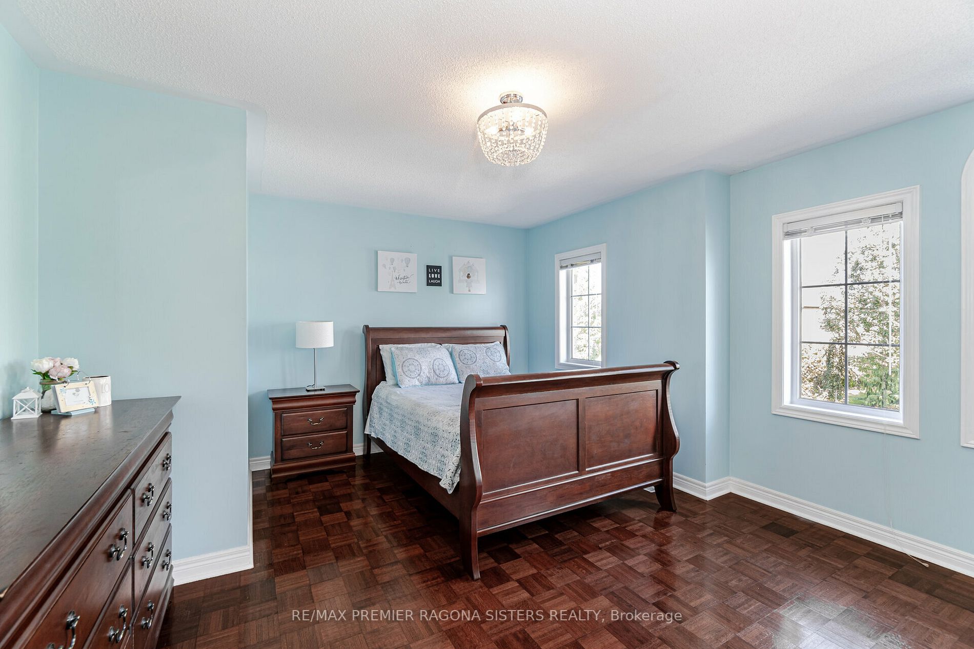 72 Criscione Dr