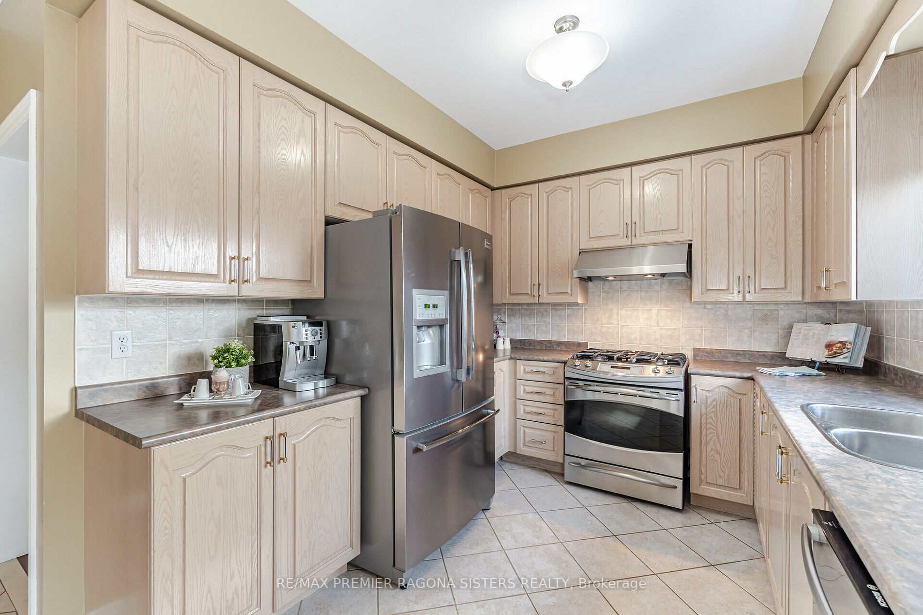 72 Criscione Dr