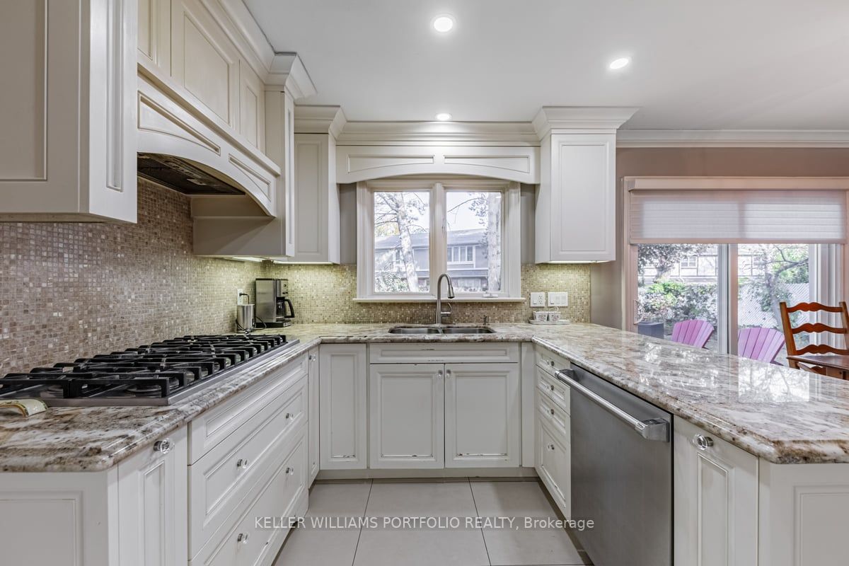 34 Elgin St
