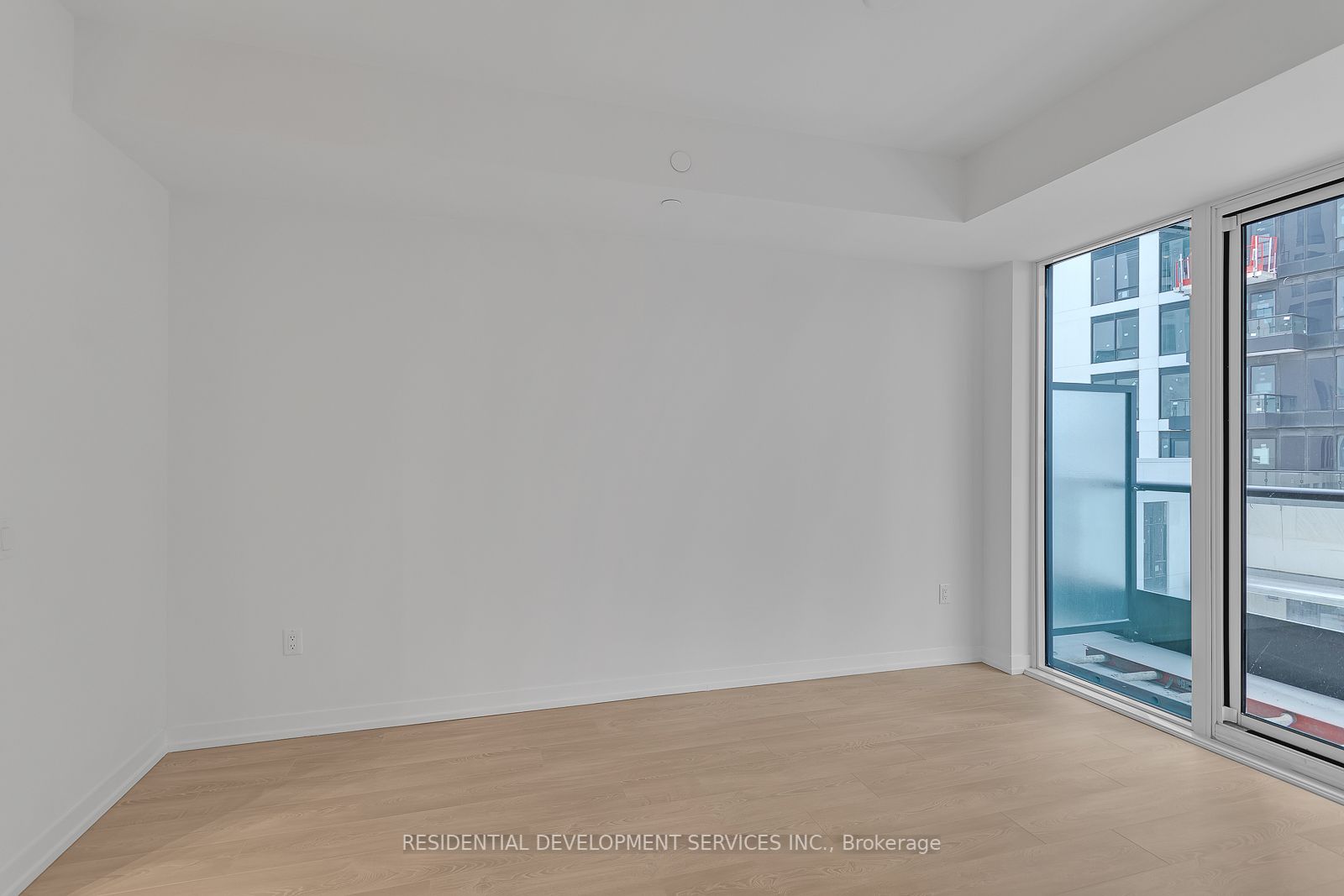 8868 Yonge St, #202E