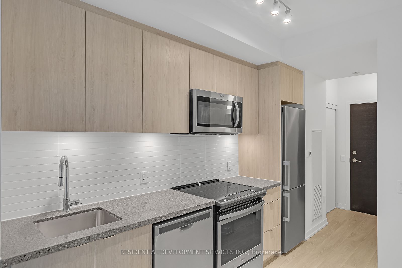 8868 Yonge St, #202E