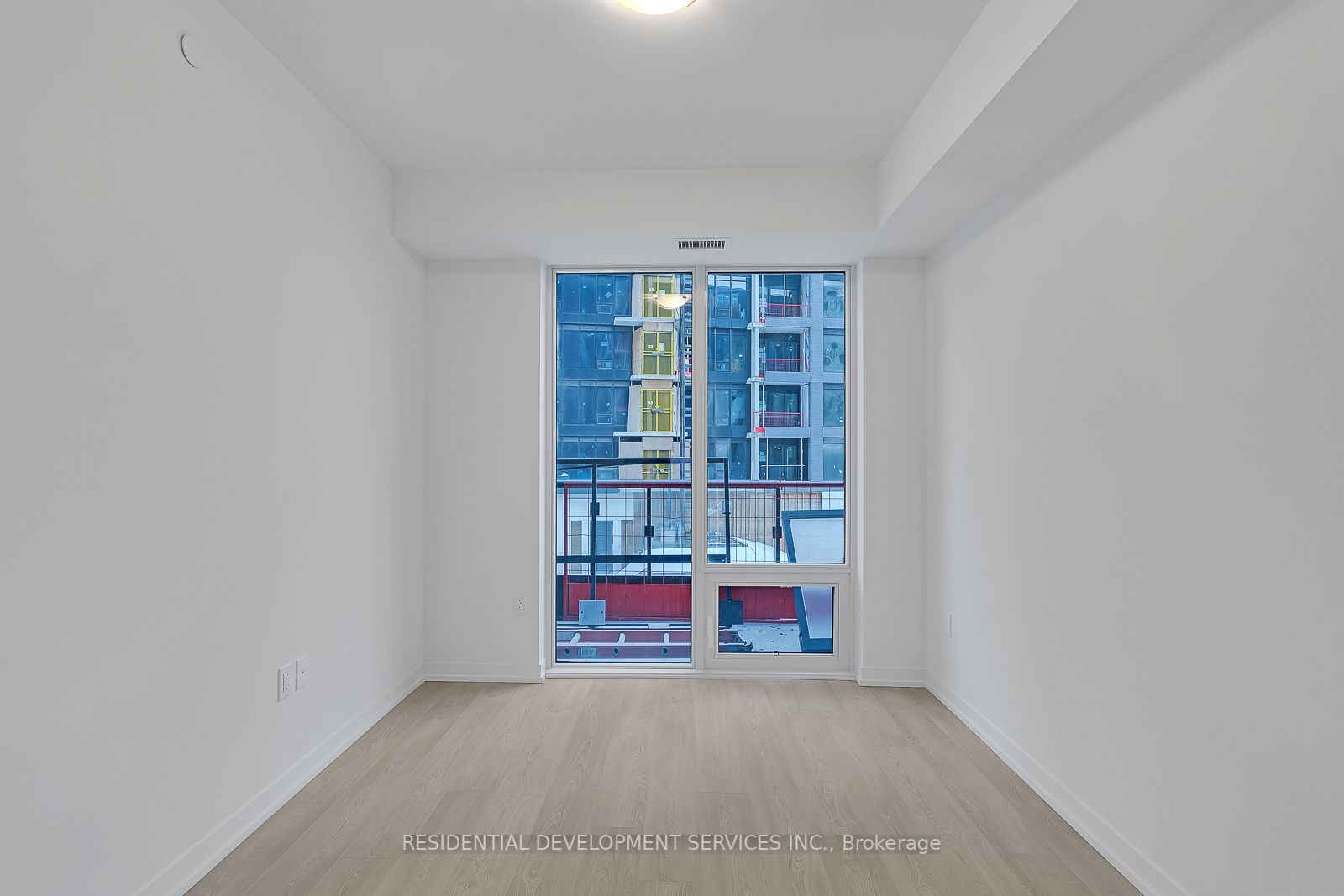 8868 Yonge St, #202E