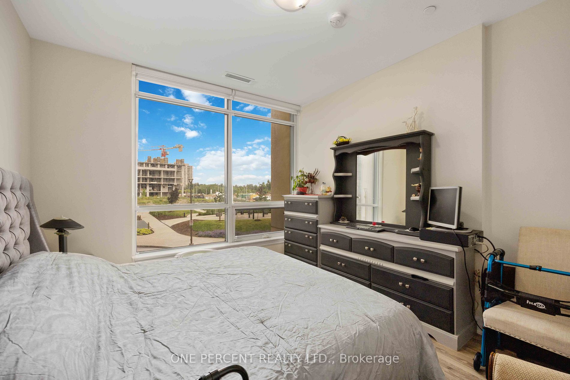 9075 Jane Street, #201