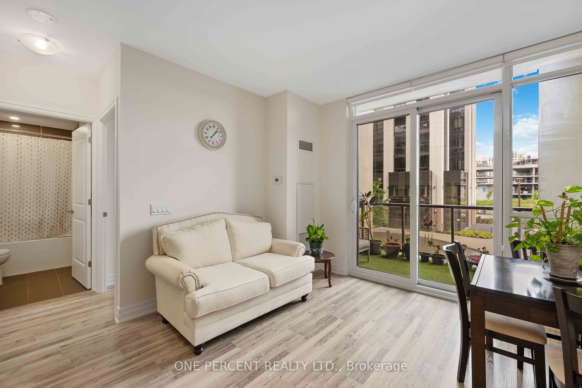 9075 Jane Street, #201
