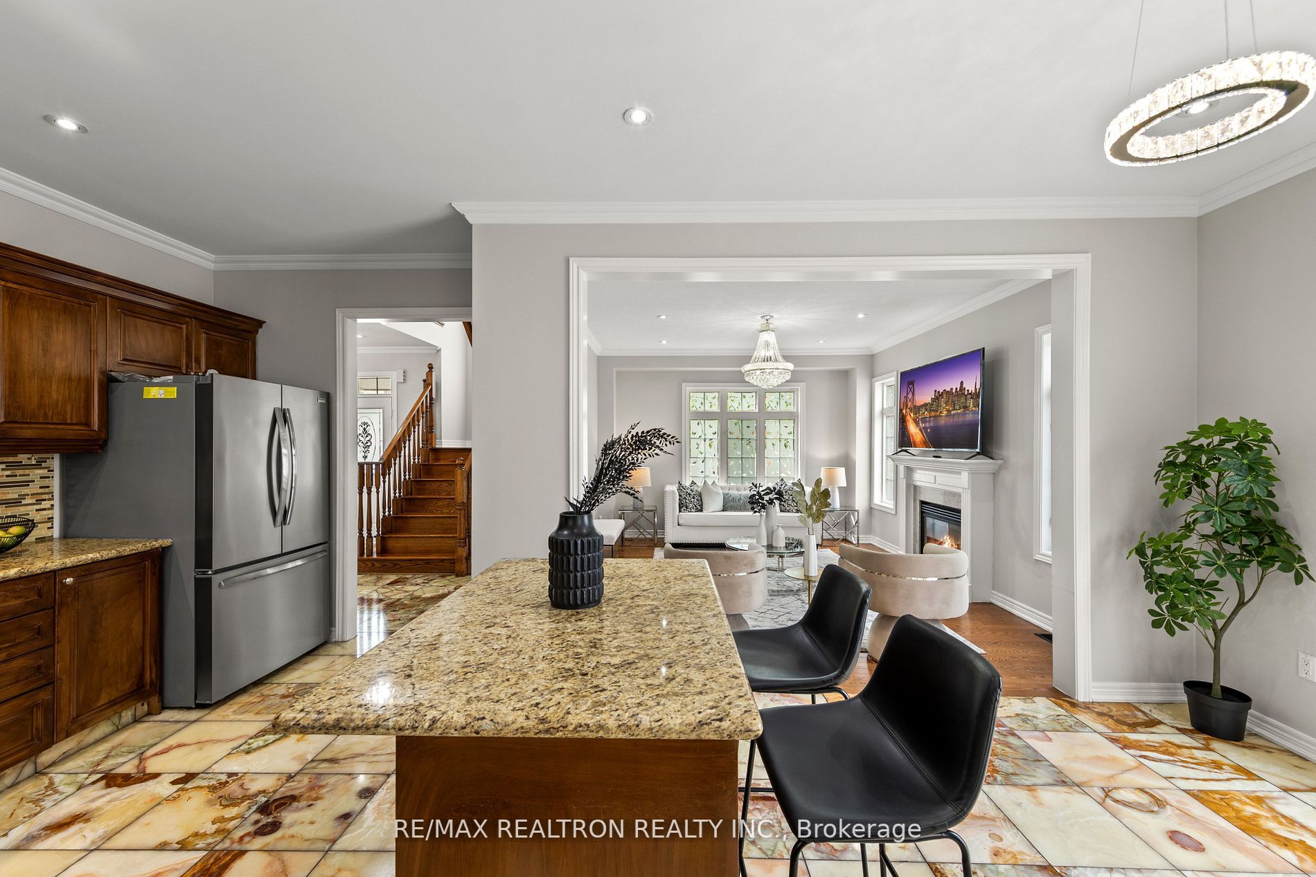 42 Reginald Lamb Cres