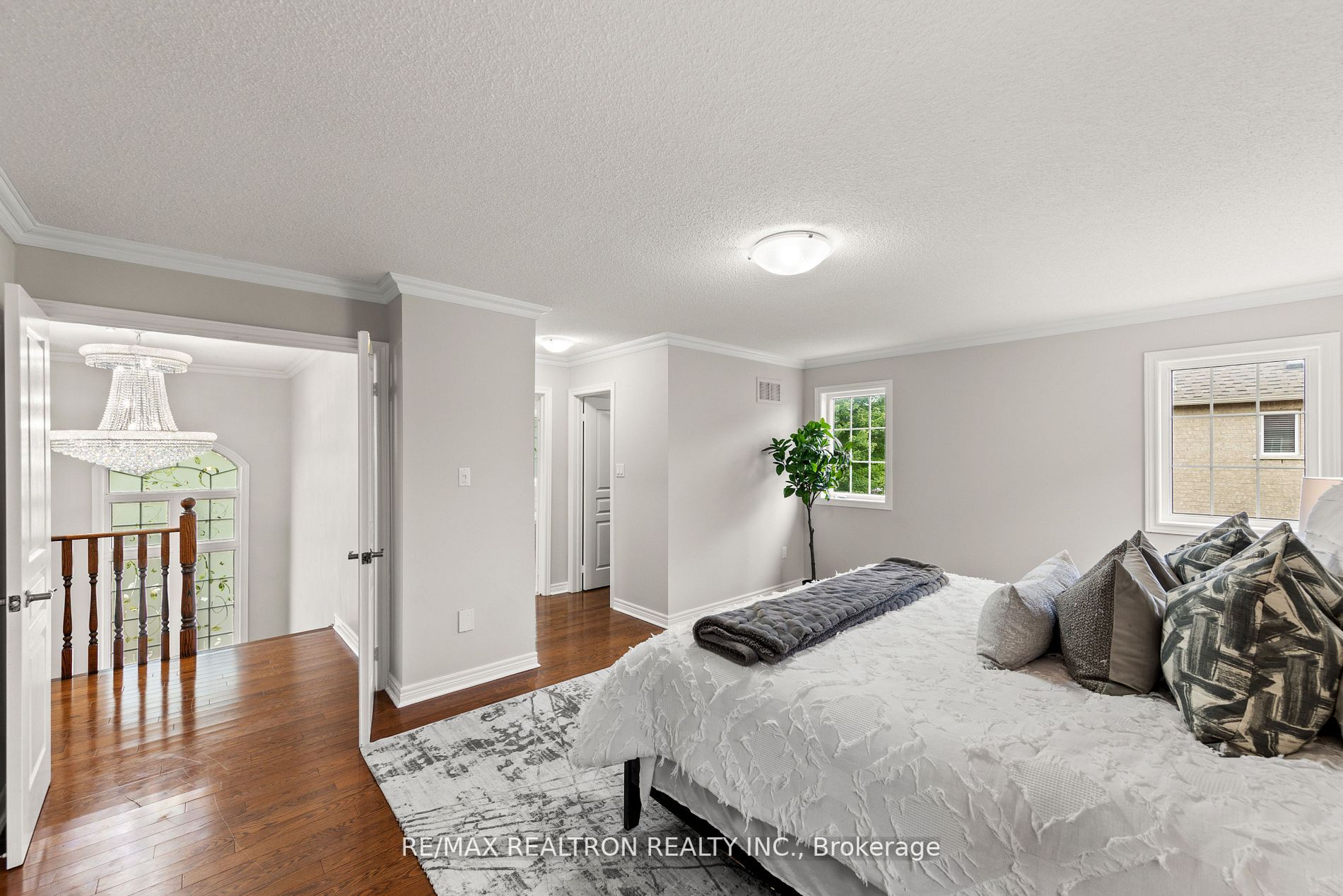 42 Reginald Lamb Cres