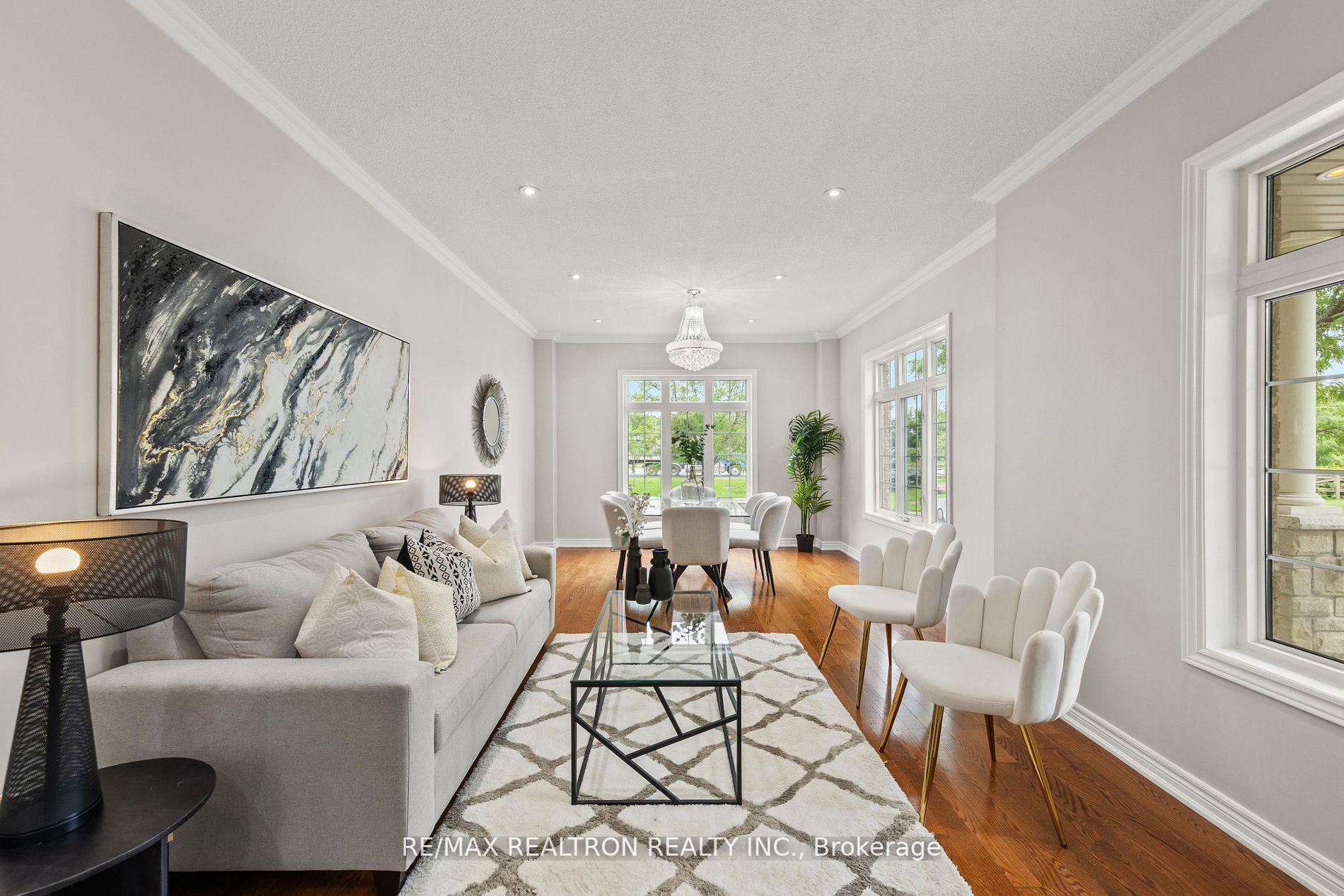 42 Reginald Lamb Cres