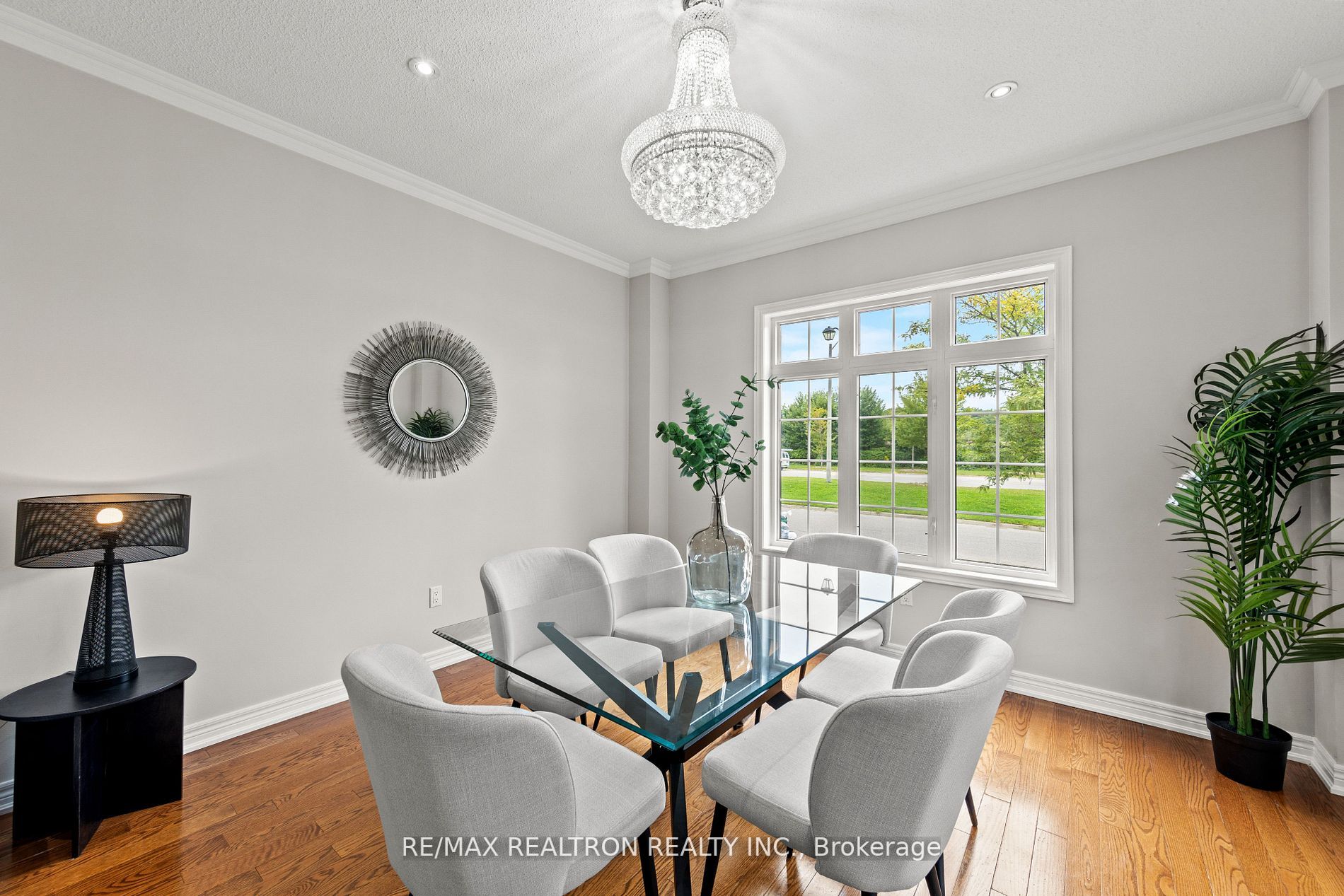 42 Reginald Lamb Cres