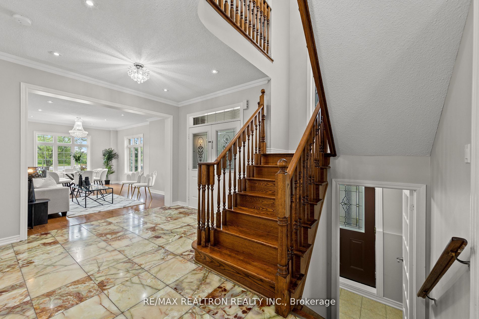 42 Reginald Lamb Cres