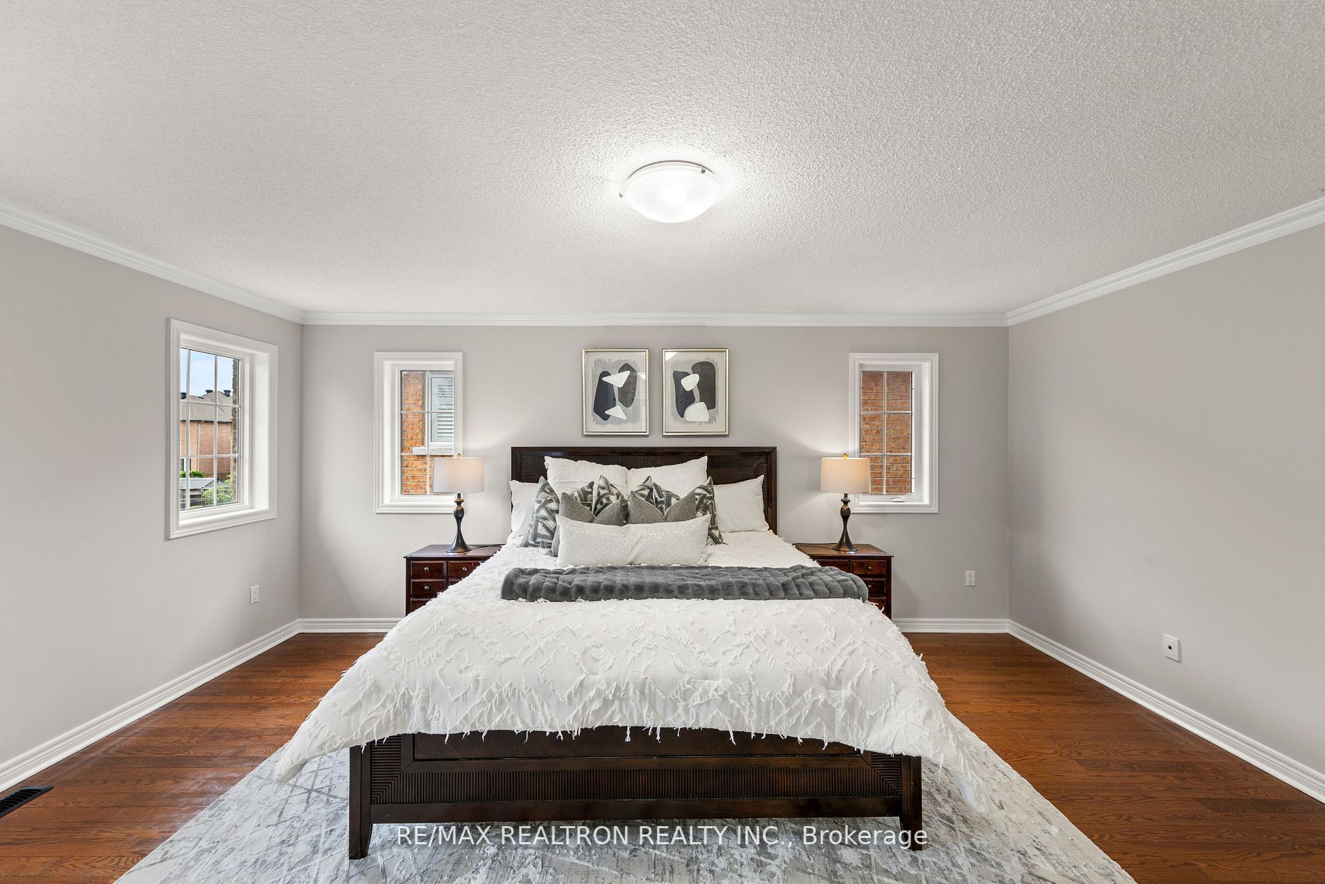 42 Reginald Lamb Cres