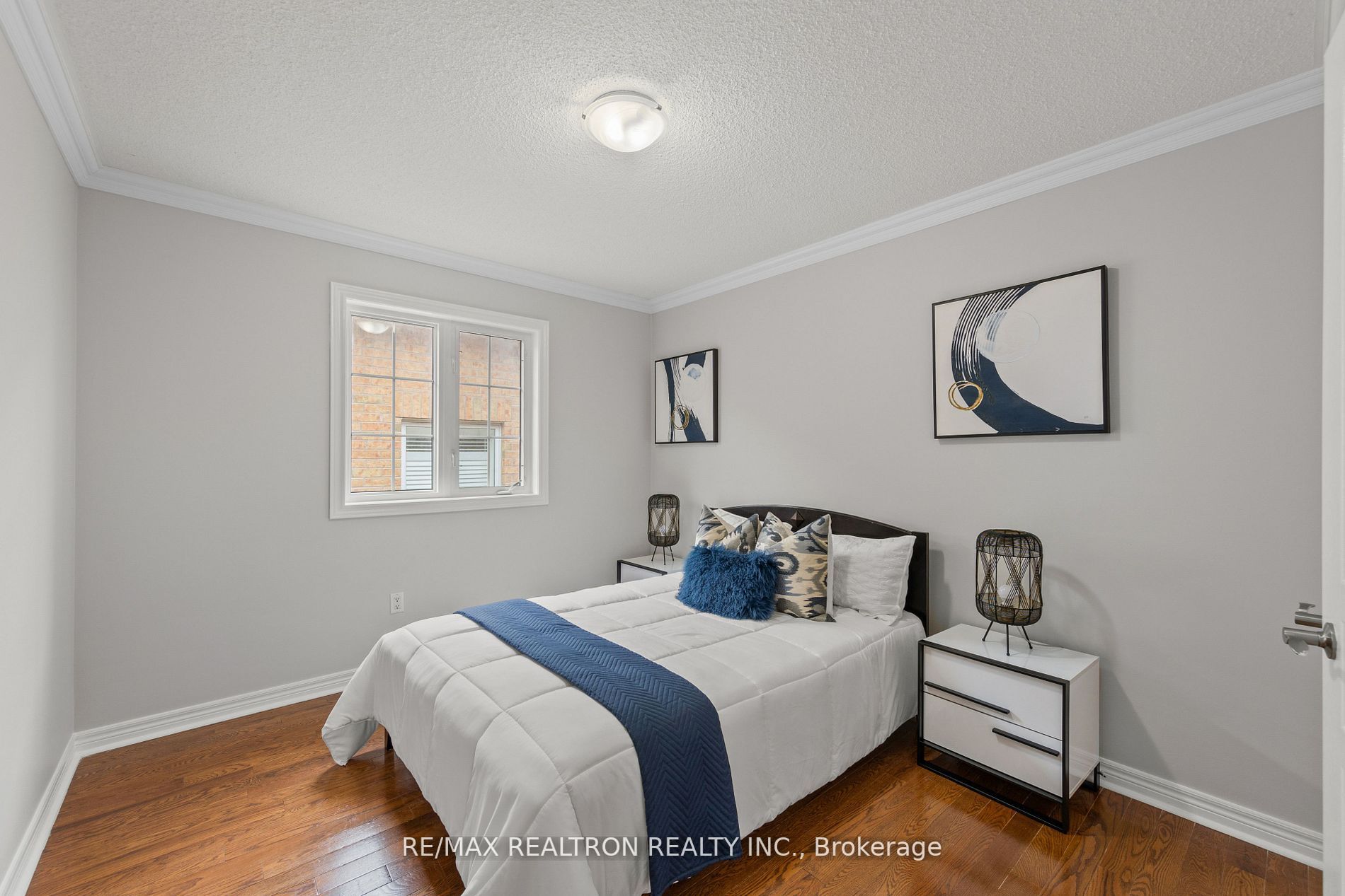 42 Reginald Lamb Cres