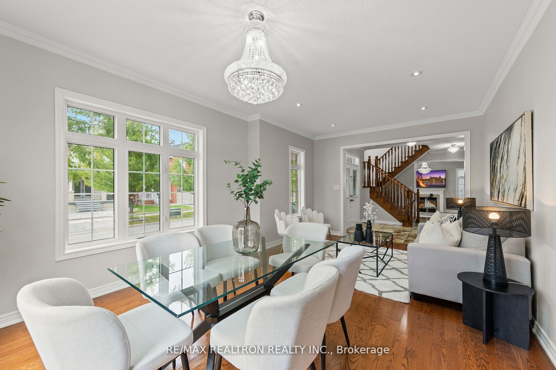 42 Reginald Lamb Cres