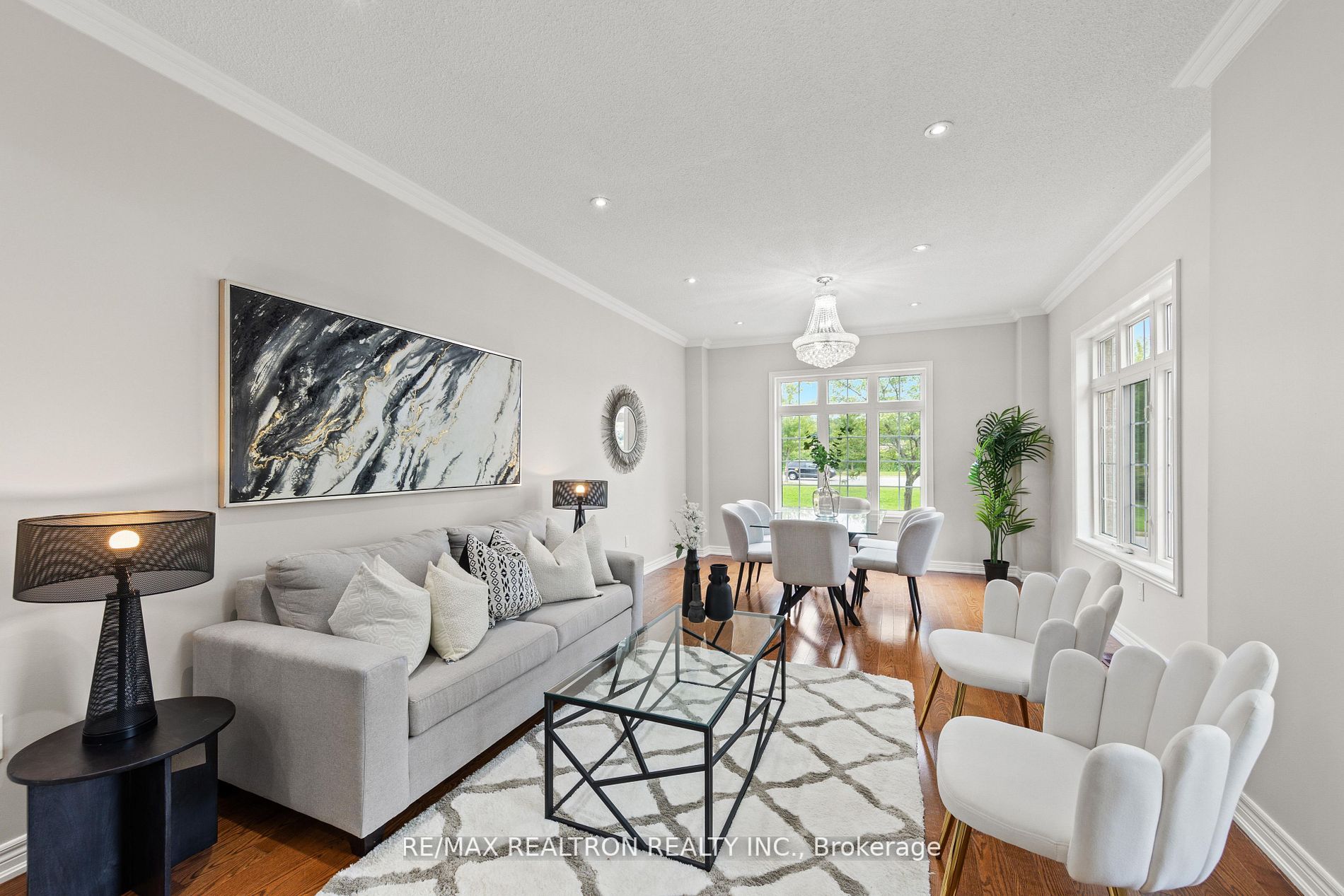 42 Reginald Lamb Cres